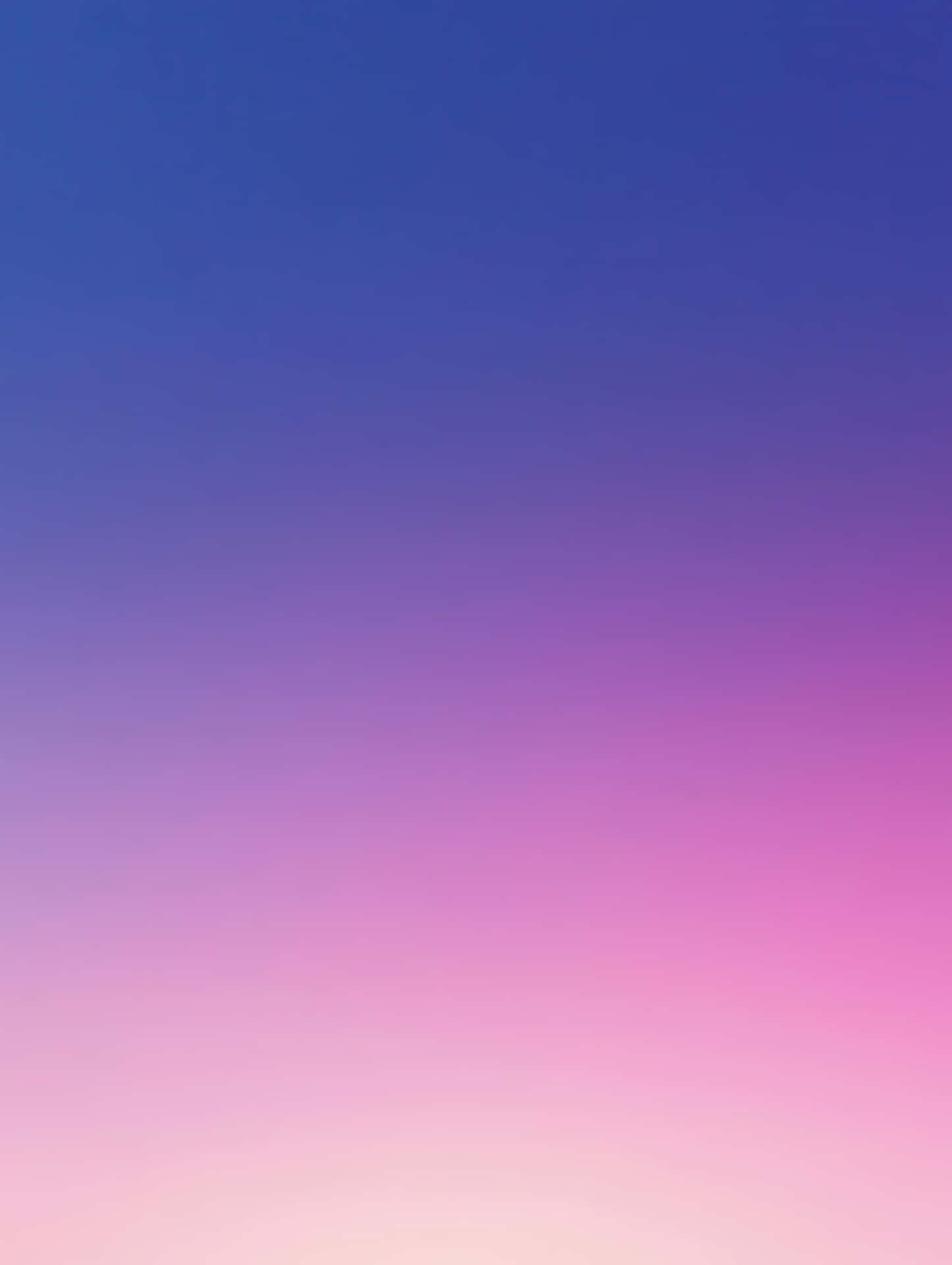 Smooth Gradient Background Transitioning from Deep Blue to Soft Pink 壁紙 — 平靜的漸變天空，從頂部的深藍色過渡到底部的柔和粉紅色。