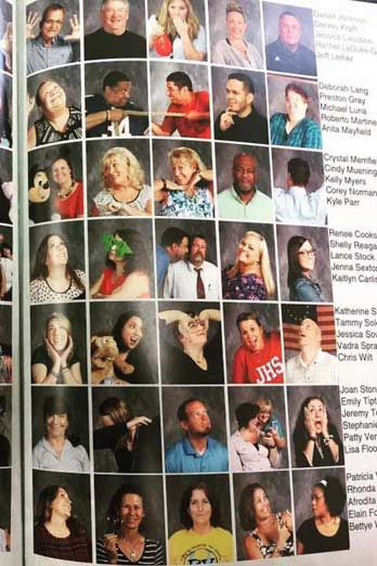 Yearbook 桌布 壁紙 — 年鑑頁面充滿個人學生肖像，在樸素的工作室背景下展示多樣的表情和姿勢。
