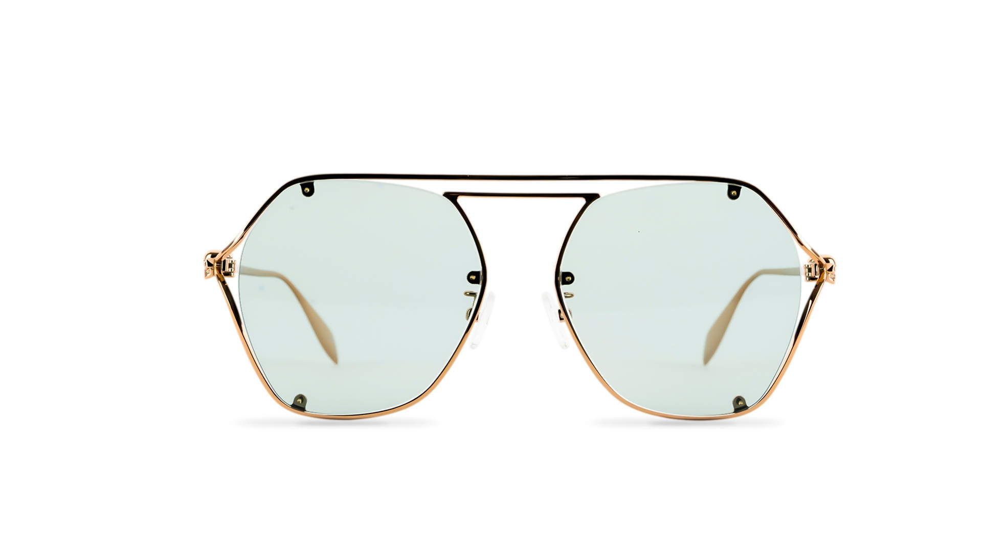Sunglasses 桌布 壁紙 — 幾何金色框太陽眼鏡，淺藍色鏡片，純白背景上孤立。