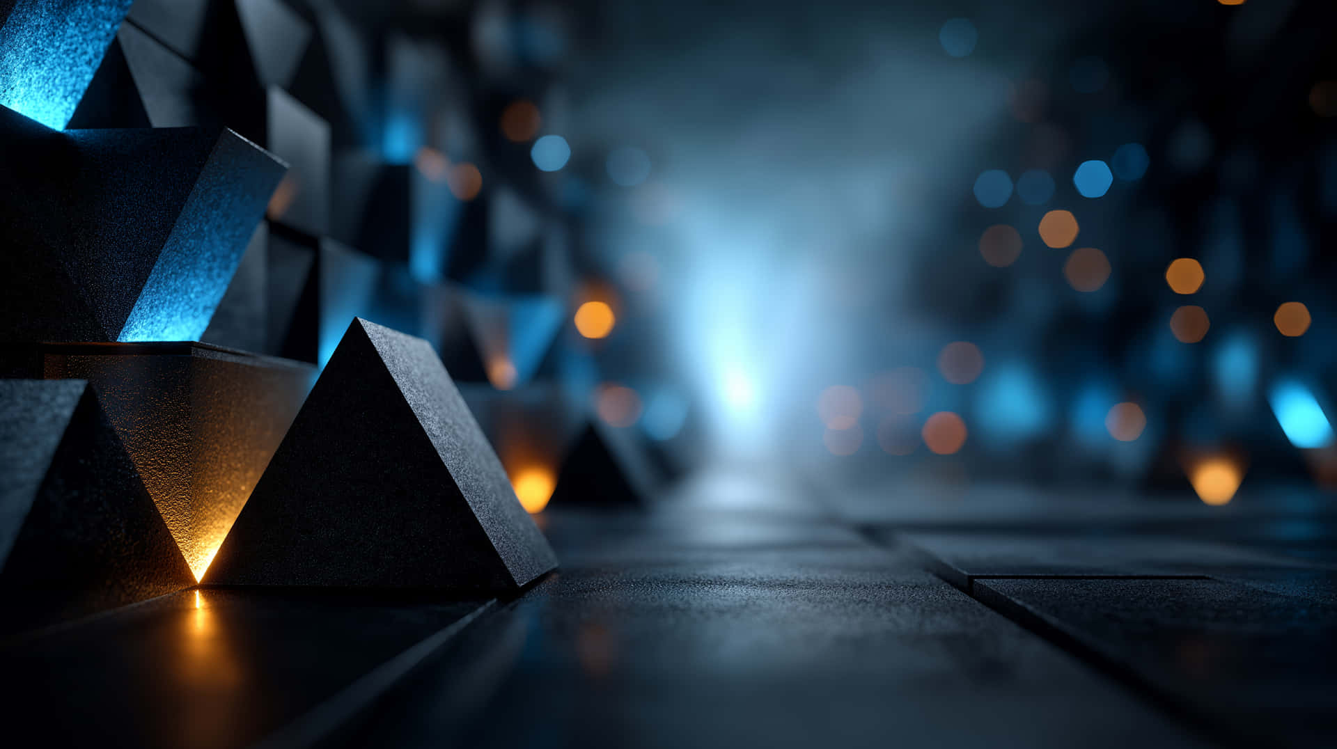 Geometric Pyramids with Luminous Accents, Abstract Display 壁紙 — 幾何黑色三角棱鏡在黑暗的未來主義走廊中發出藍色和橙色光芒，背景為散景效果。