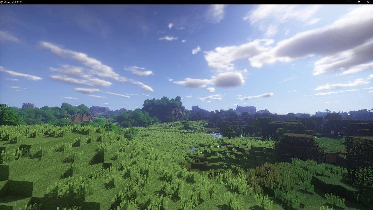4K Minecraft 壁紙 桌布 壁紙 — 廣闊的Minecraft草原，在明亮的藍天下，有蓬鬆的雲朵和遠處的樹木與山丘。