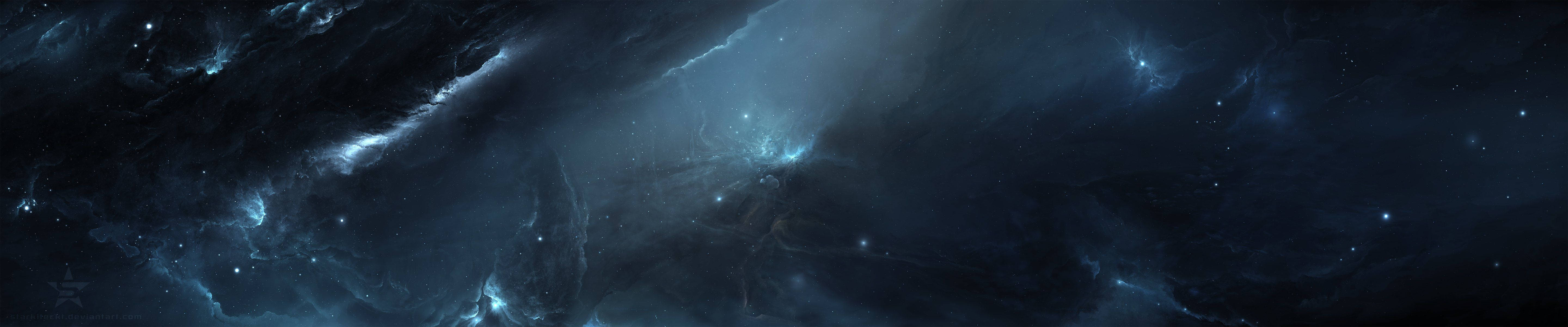 銀河 桌布 壁紙 — 廣闊的宇宙星雲在黑暗虛空下的星場中，以深藍色和發光的卷鬚旋轉。