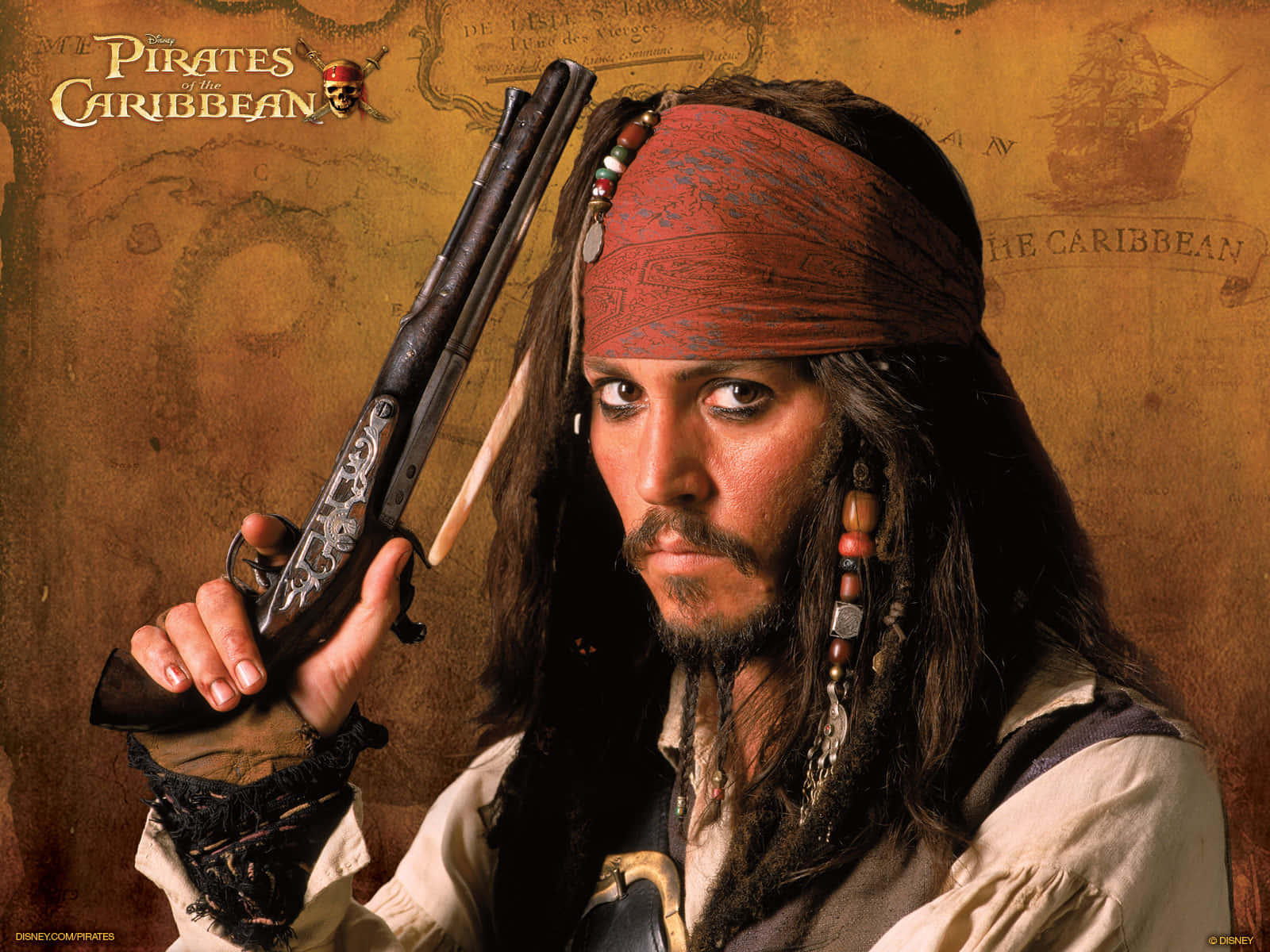 Pirates Of The Caribbean 桌布 壁紙 — 強尼戴普飾演的傑克船長手持燧發槍，背景是復古加勒比海地圖。