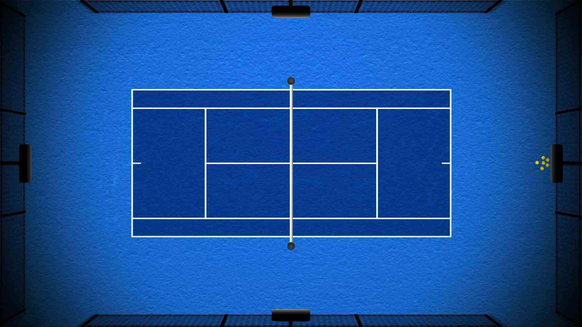 HD Tennis 桌布 壁紙 — 從上方俯瞰一個藍色室內網球場，有白色線條和球網，周圍環繞著深色圍欄。