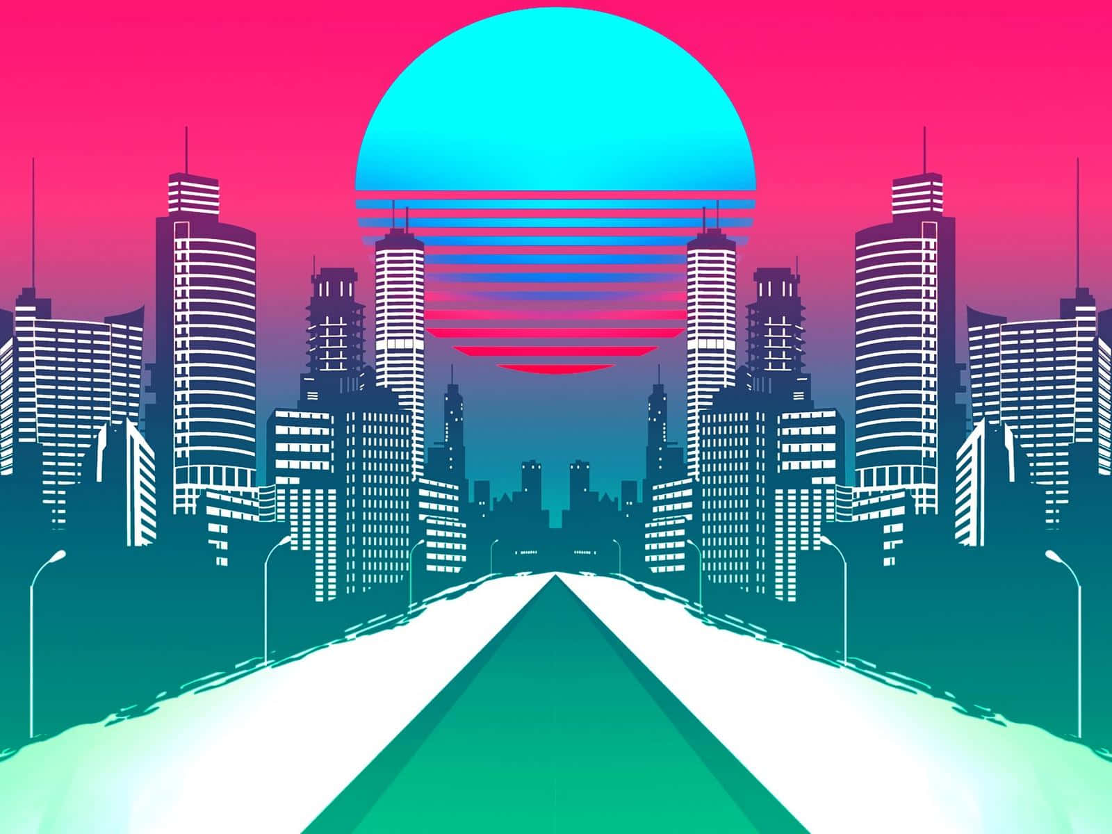 合成波 桌布 壁紙 — 從中央道路觀看，一個復古未來主義的城市景觀，發光的青色太陽落在霓虹粉紅和青綠色的摩天大樓上。