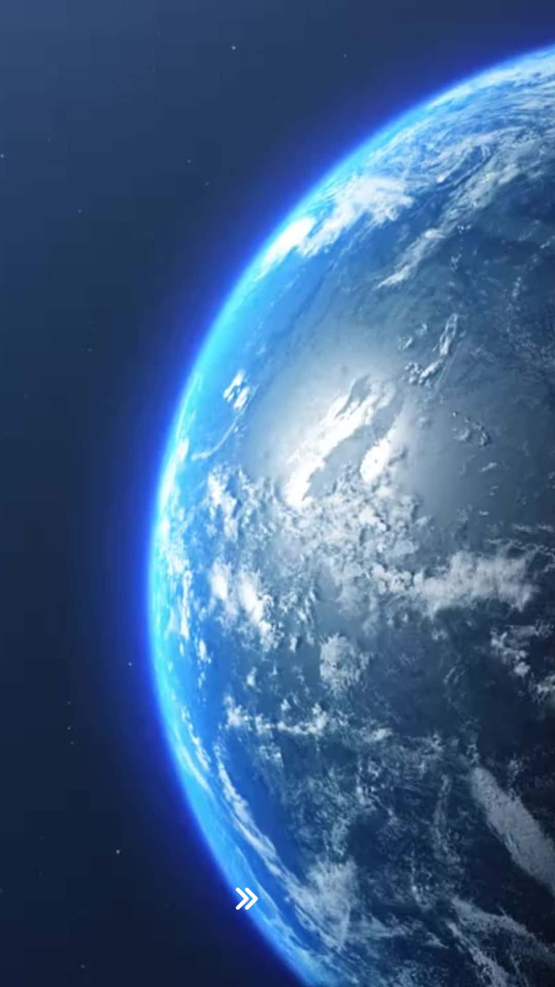 太空 桌布 壁紙 — 從太空俯瞰地球的壯麗景色，展現出鮮豔的藍色海洋、白色雲層，以及在黑暗宇宙中閃耀的大氣邊緣。