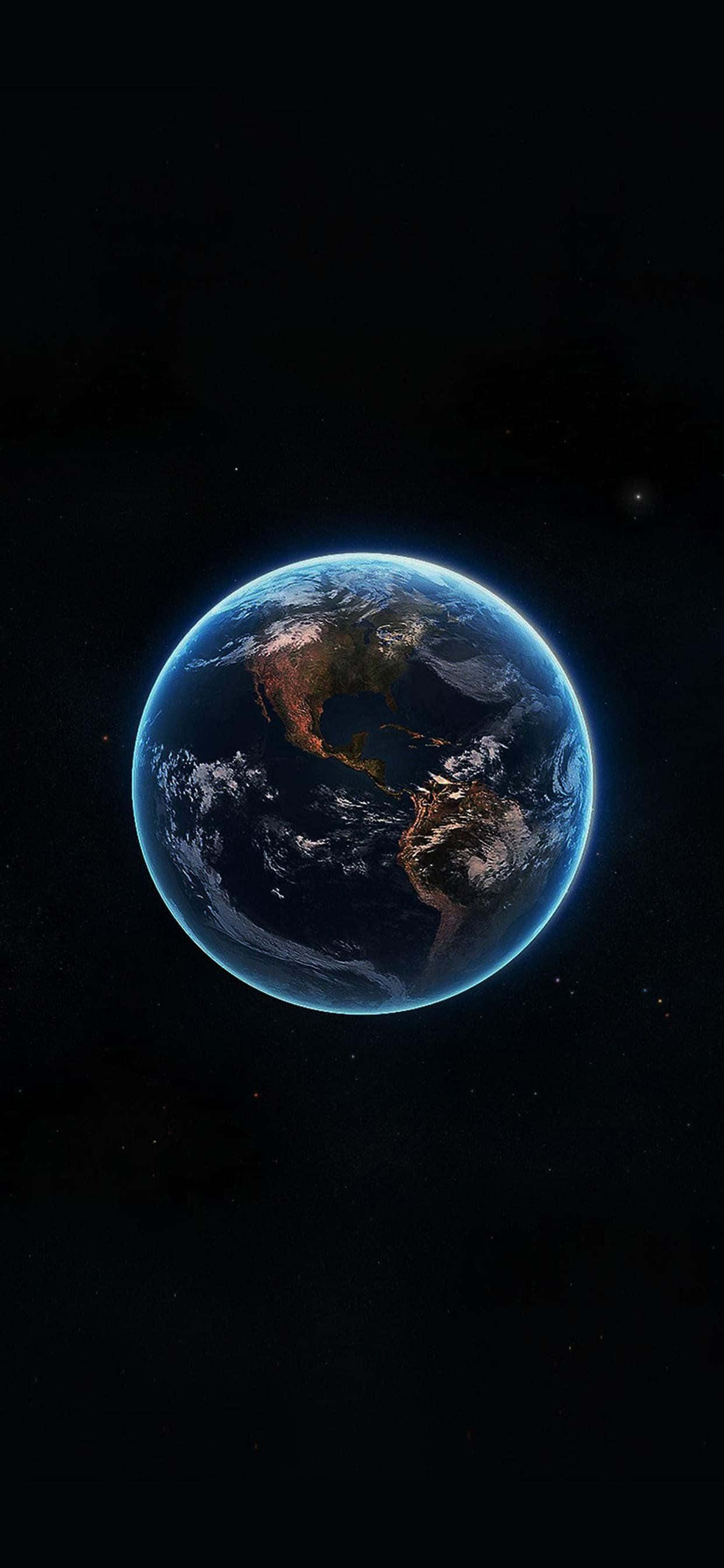 iPhone Earth 桌布 壁紙 — 從太空俯瞰地球的壯麗景色，展現藍色海洋、大陸和城市燈光，背景是繁星點點的黑色虛空。