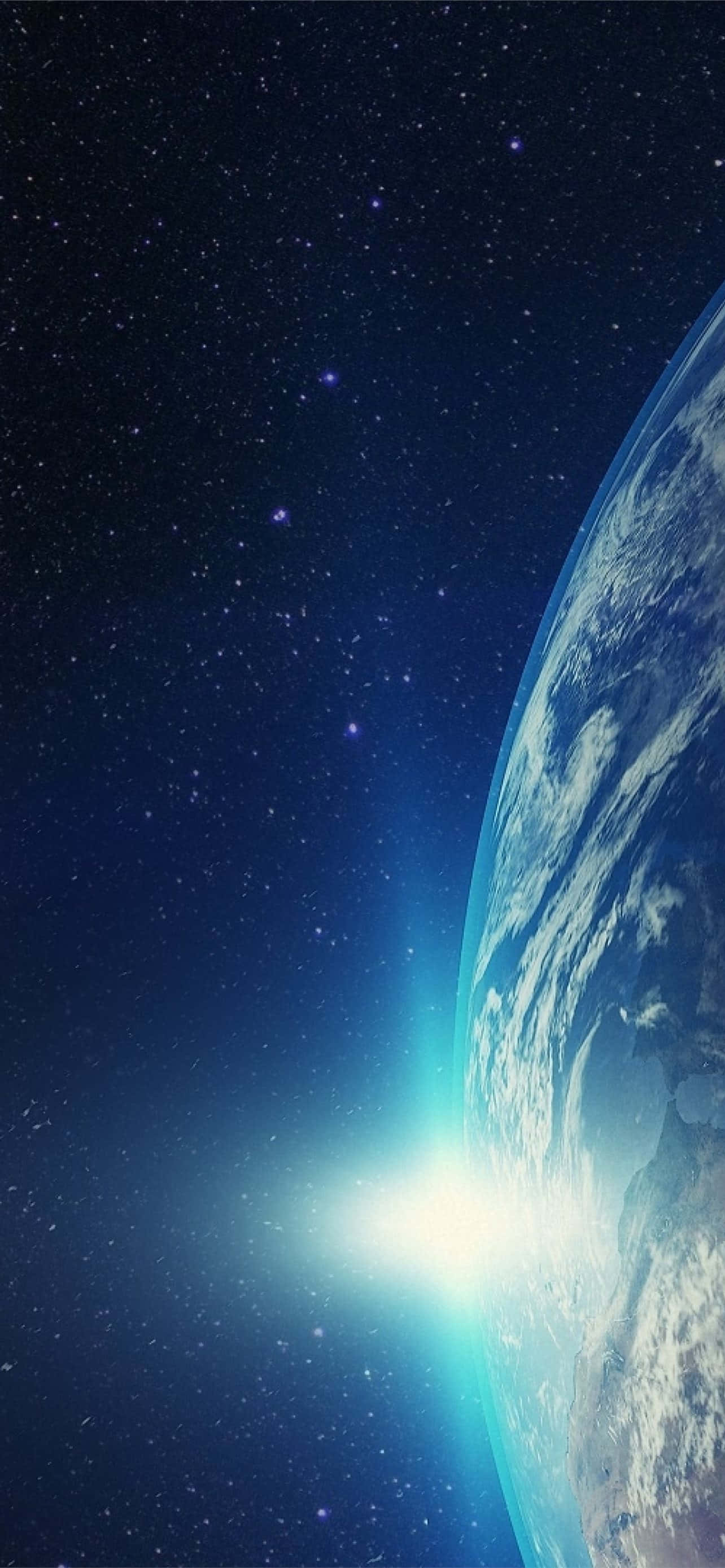 太空 桌布 壁紙 — 從太空俯瞰地球的壯麗景色，燦爛的日出照亮了行星彎曲的地平線，背景是繁星點點的深藍色宇宙。