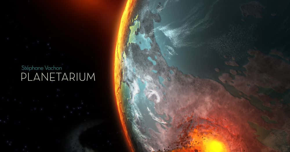 Planetarium 桌布 壁紙 — 從太空觀看地球的戲劇性景象，在黑暗星空虛空中呈現熾熱的橙色和紅色大氣光芒。
