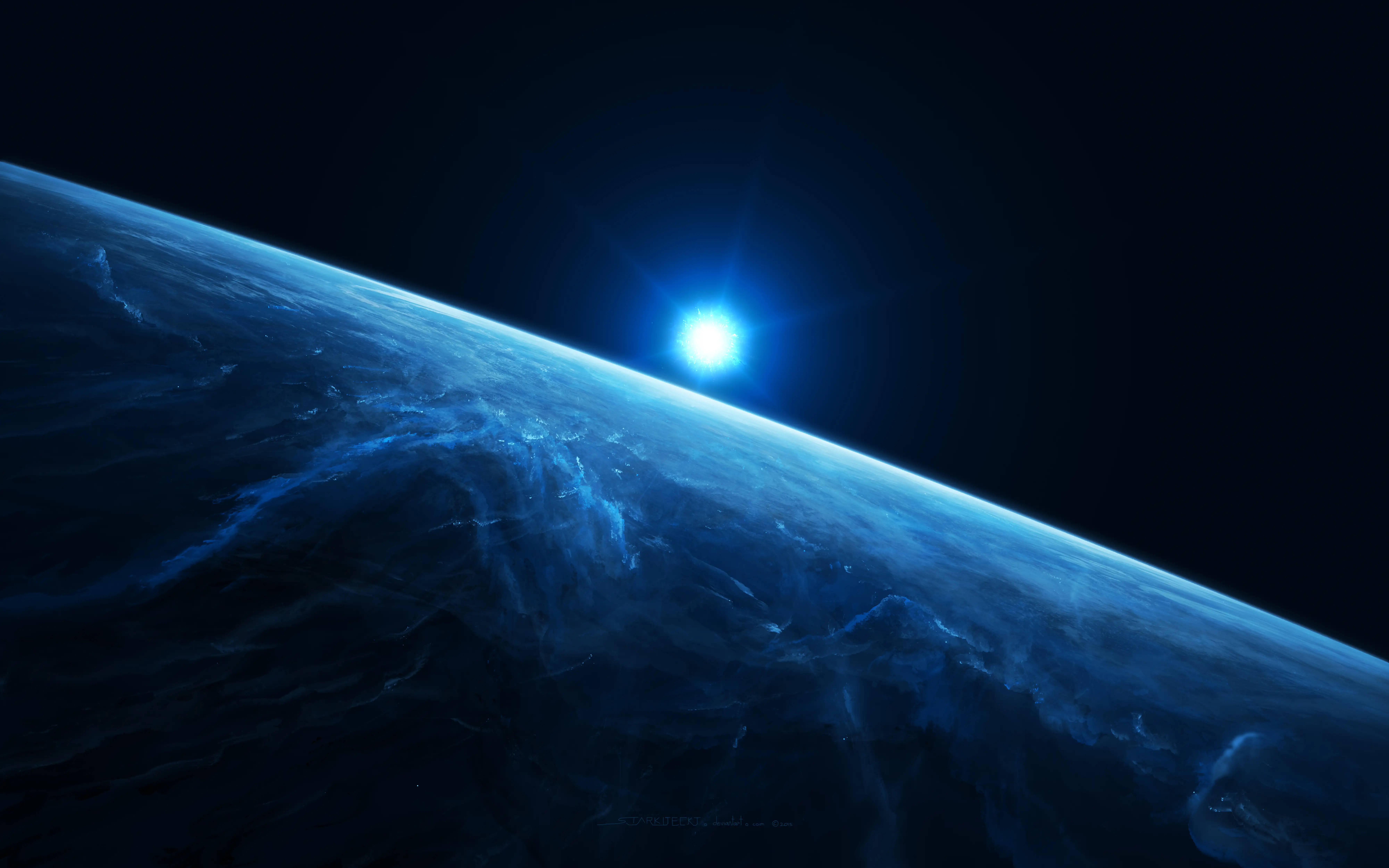 太空 桌布 壁紙 — 從廣闊太空的漆黑背景中，一顆光芒四射的太陽散發出空靈的藍光，沐浴著地球彎曲的地平線，令人嘆為觀止。