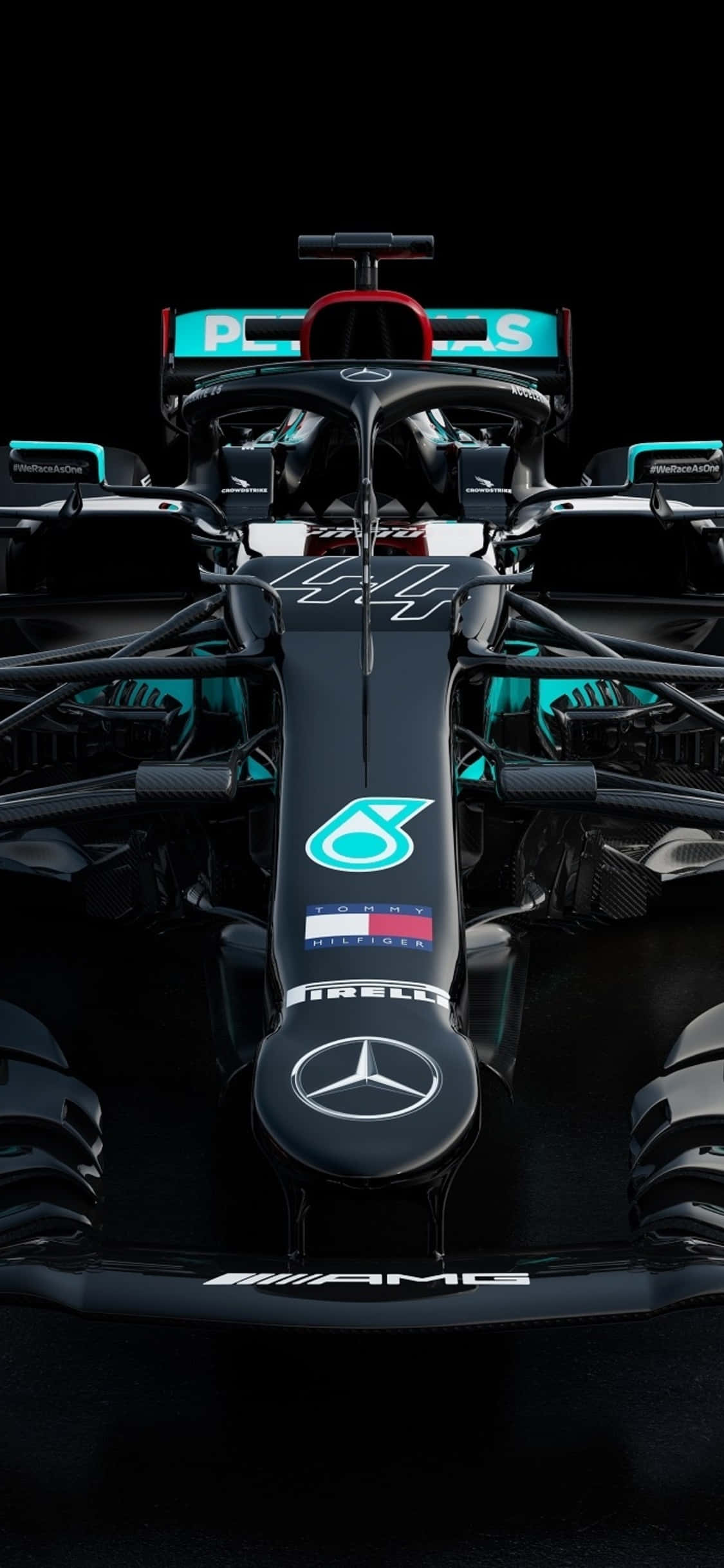 Formula 1 iPhone 桌布 壁紙 — 從正面觀看，一輛時尚的黑色和藍綠色一級方程式賽車，帶有44號和Mercedes標誌，背景為深色。