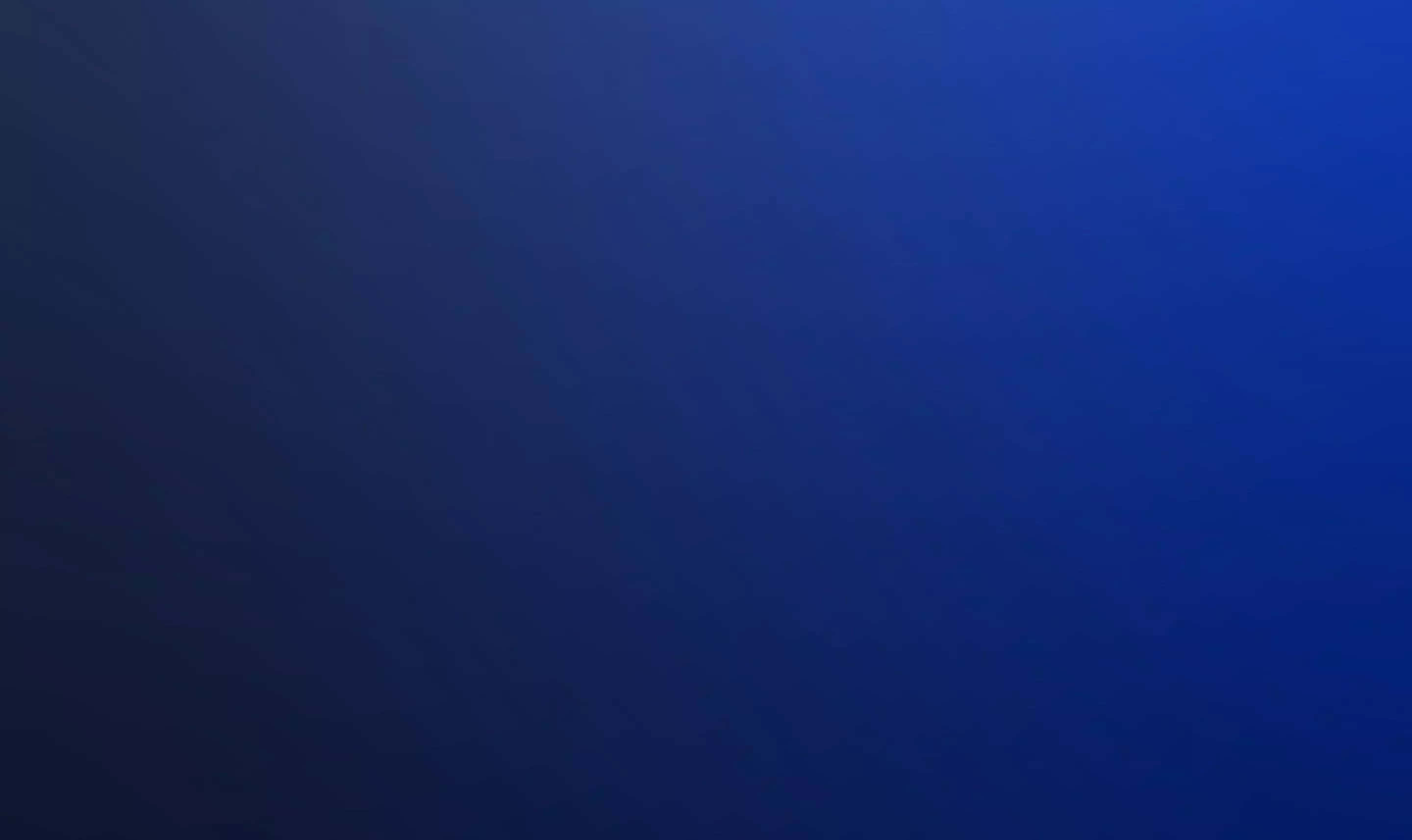 Gradient Blue 桌布 壁紙 — 從深海軍藍到鮮豔藍色的漸變，帶有微妙的幾何紋理，營造出平靜的數位抽象背景。