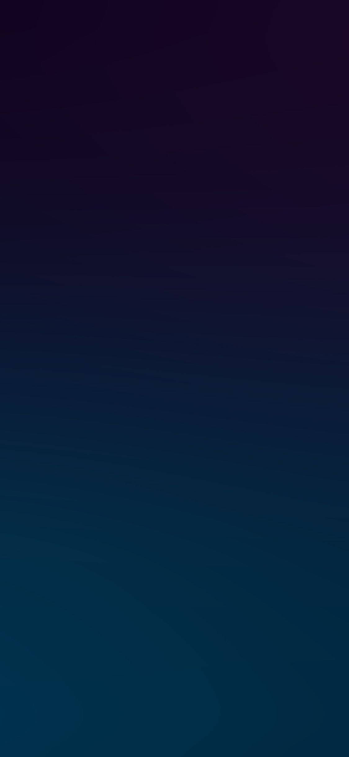 Navy Blue iPhone 桌布 壁紙 — 從深紫色過渡到深藍綠色的漸變桌布，帶有微妙的筆觸紋理。