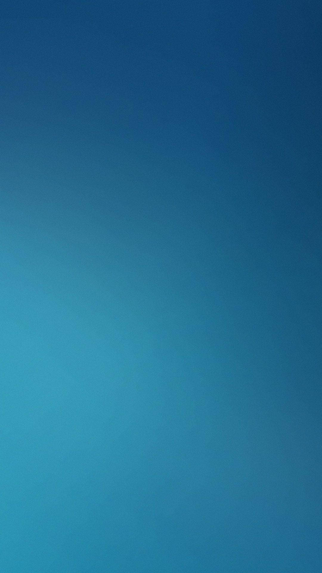 漸層 桌布 壁紙 — 從深藍到淺藍的寧靜漸變，喚起平靜與開闊的天空。