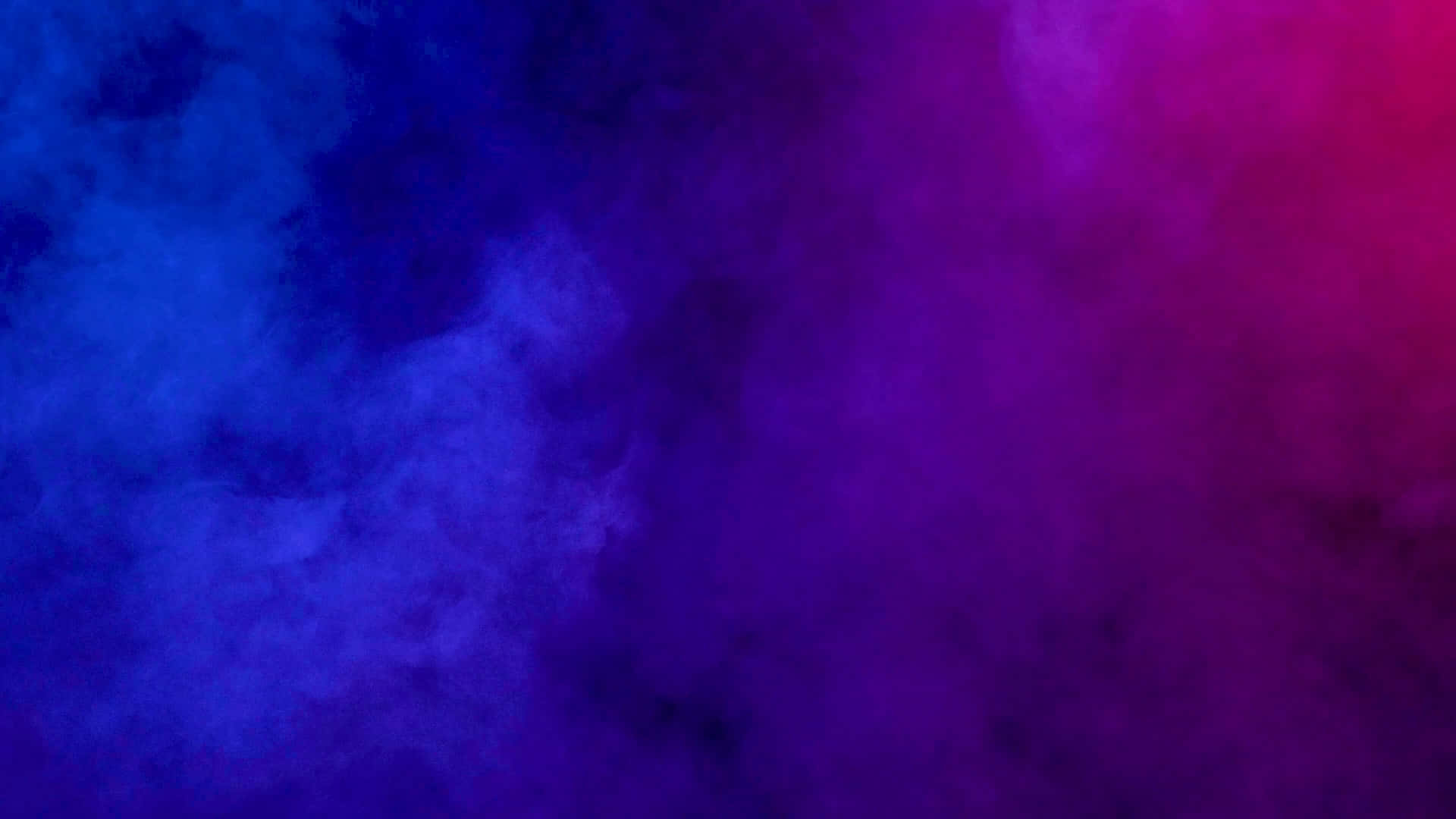 Blue And Pink Aesthetic Neon 桌布 壁紙 — 從深藍色到洋紅紫色的鮮豔漸變，帶有柔和煙霧般的紋理，在整個畫面中融合。