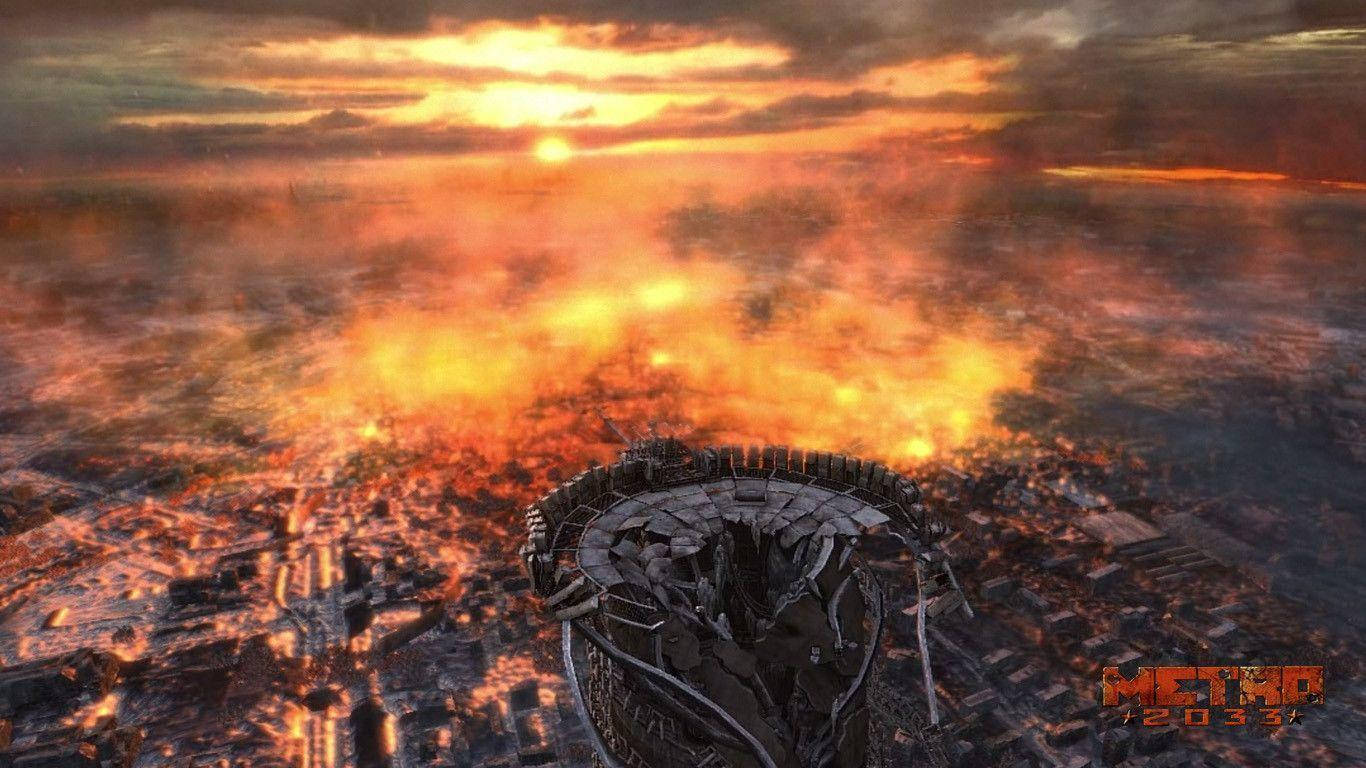 4K Metro 2033 桌布 壁紙 — 從破塔頂端俯瞰，廢棄城市景觀沐浴在熾熱的橙色夕陽光中。
