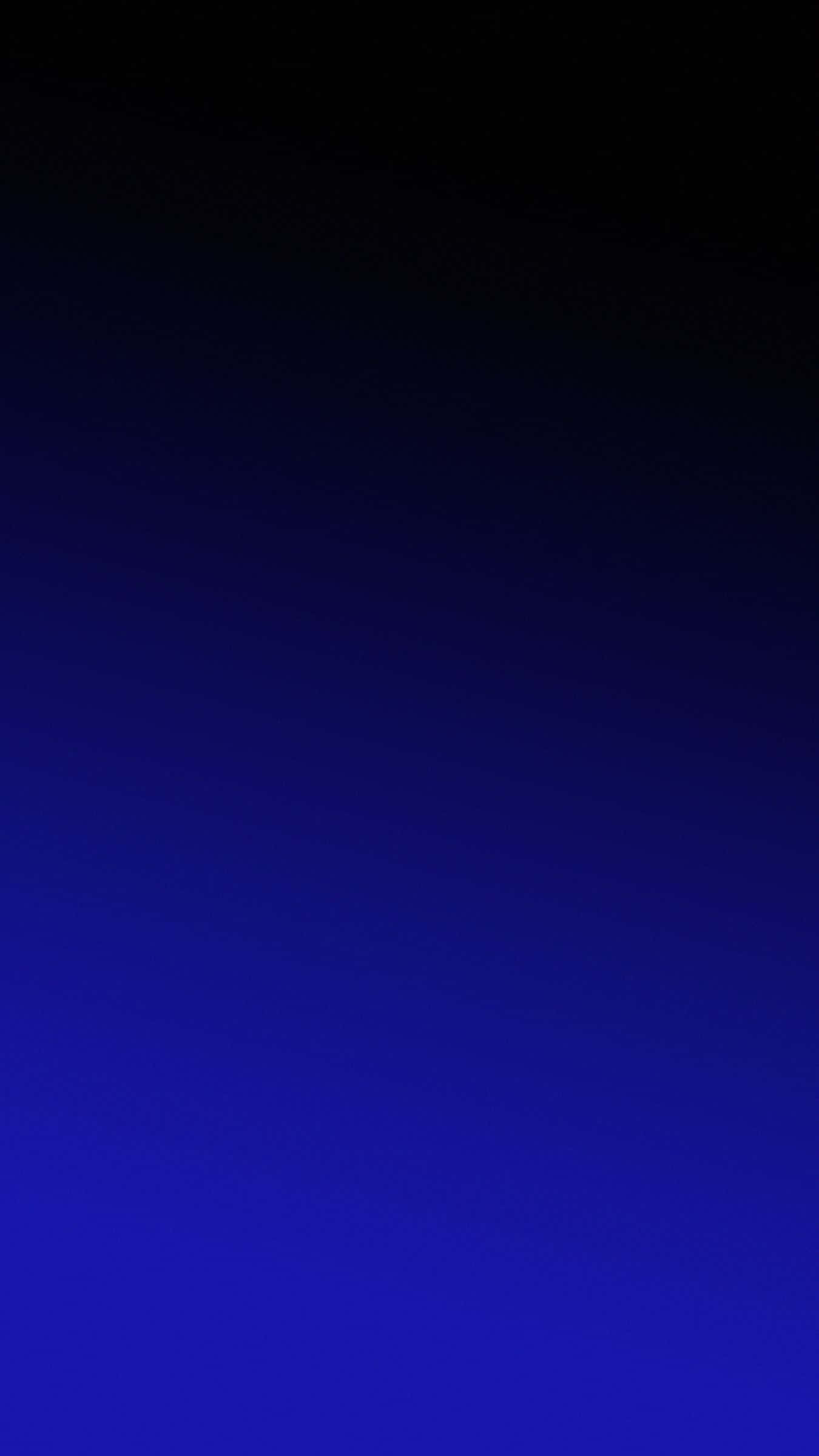 Black And Blue iPhone 桌布 壁紙 — 從頂部的深黑色平滑過渡到底部的鮮豔皇家藍色。