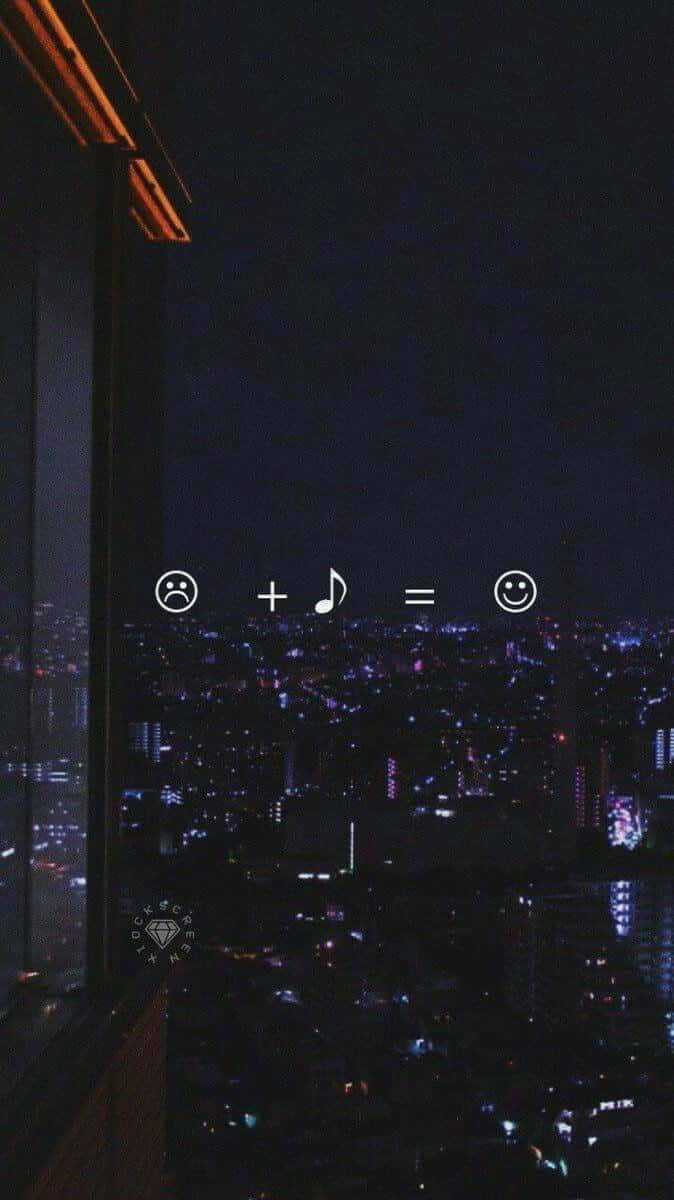 音樂美學 桌布 壁紙 — 從高層建築窗戶看到的夜景城市景觀，帶有笑臉方程式疊加。