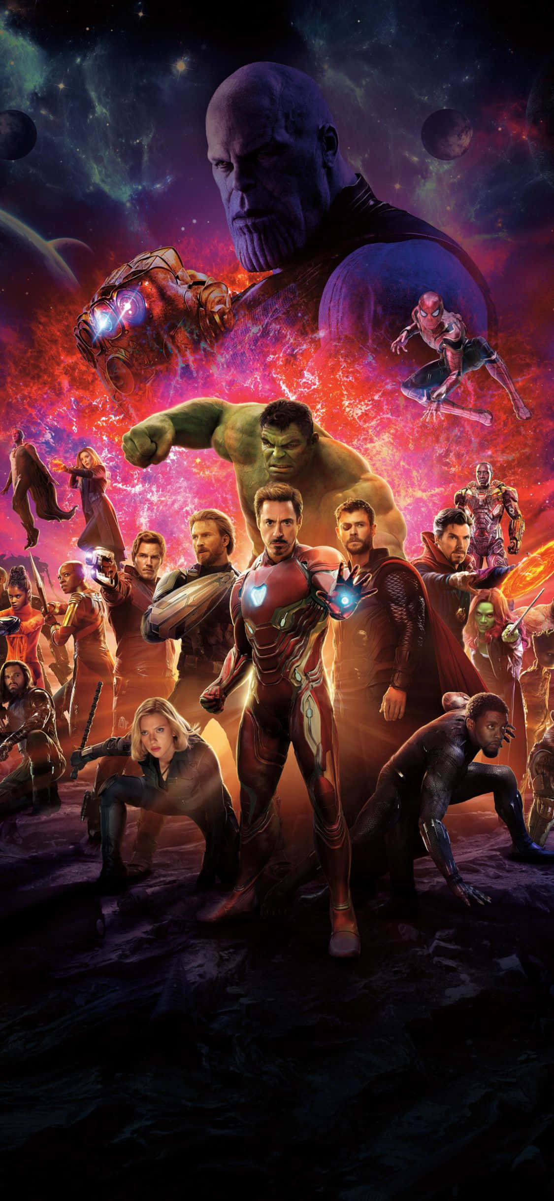 iPhone Xs Marvel's Avengers 桌布 壁紙 — 復仇者聯盟在充滿活力的星雲和發光的能量中集結，與薩諾斯進行宇宙大戰。