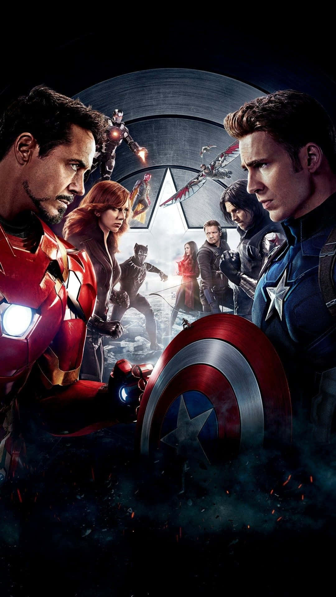 Best Captain America 桌布 壁紙 — 復仇者聯盟在黑暗背景下集結，與鋼鐵人和美國隊長展開戲劇性對峙。