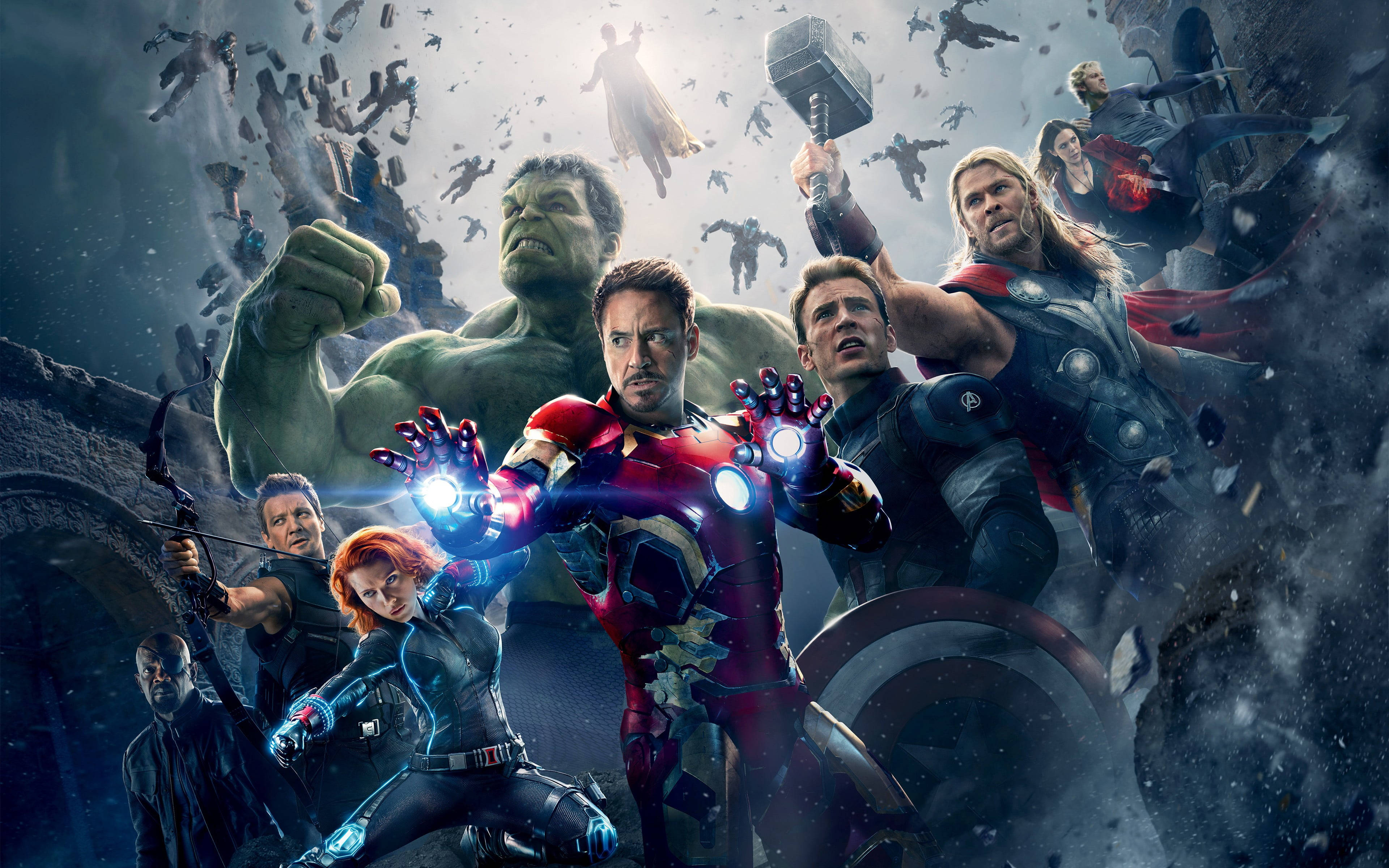 Marvel Avengers 桌布 壁紙 — 復仇者聯盟集結在一場混亂的戰鬥場景中，由浩克、索爾、鋼鐵人和美國隊長帶領衝鋒，對抗飛行敵人。