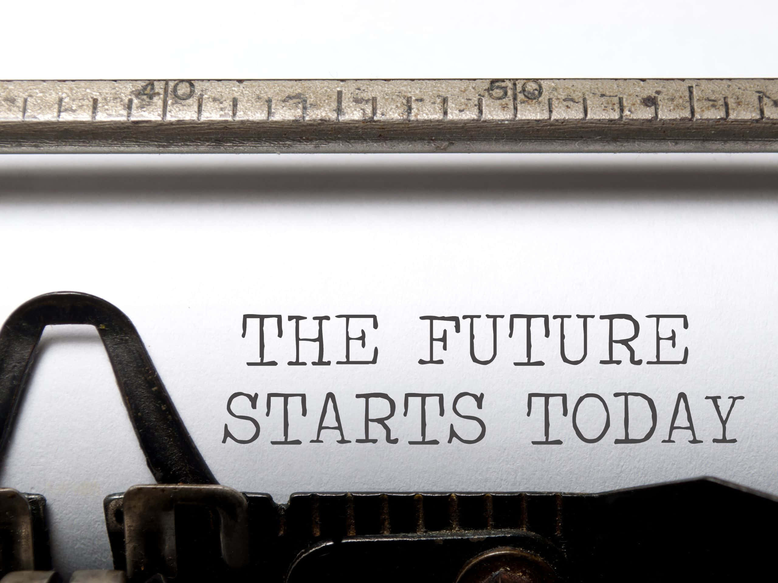 2560x1920 桌布 壁紙 — 復古打字機按鍵的特寫，正在白紙上打出「THE FUTURE STARTS TODAY」這句話。