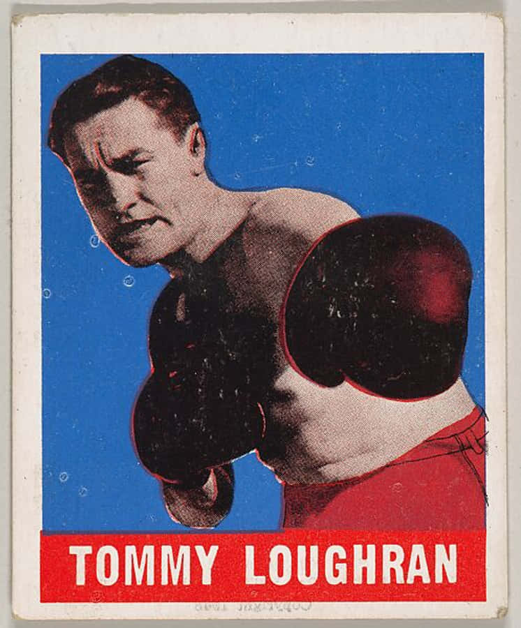 Man 桌布 壁紙 — 復古拳擊卡， featuring Tommy Loughran 穿著紅色短褲和黑色手套，背景為大膽的藍色。
