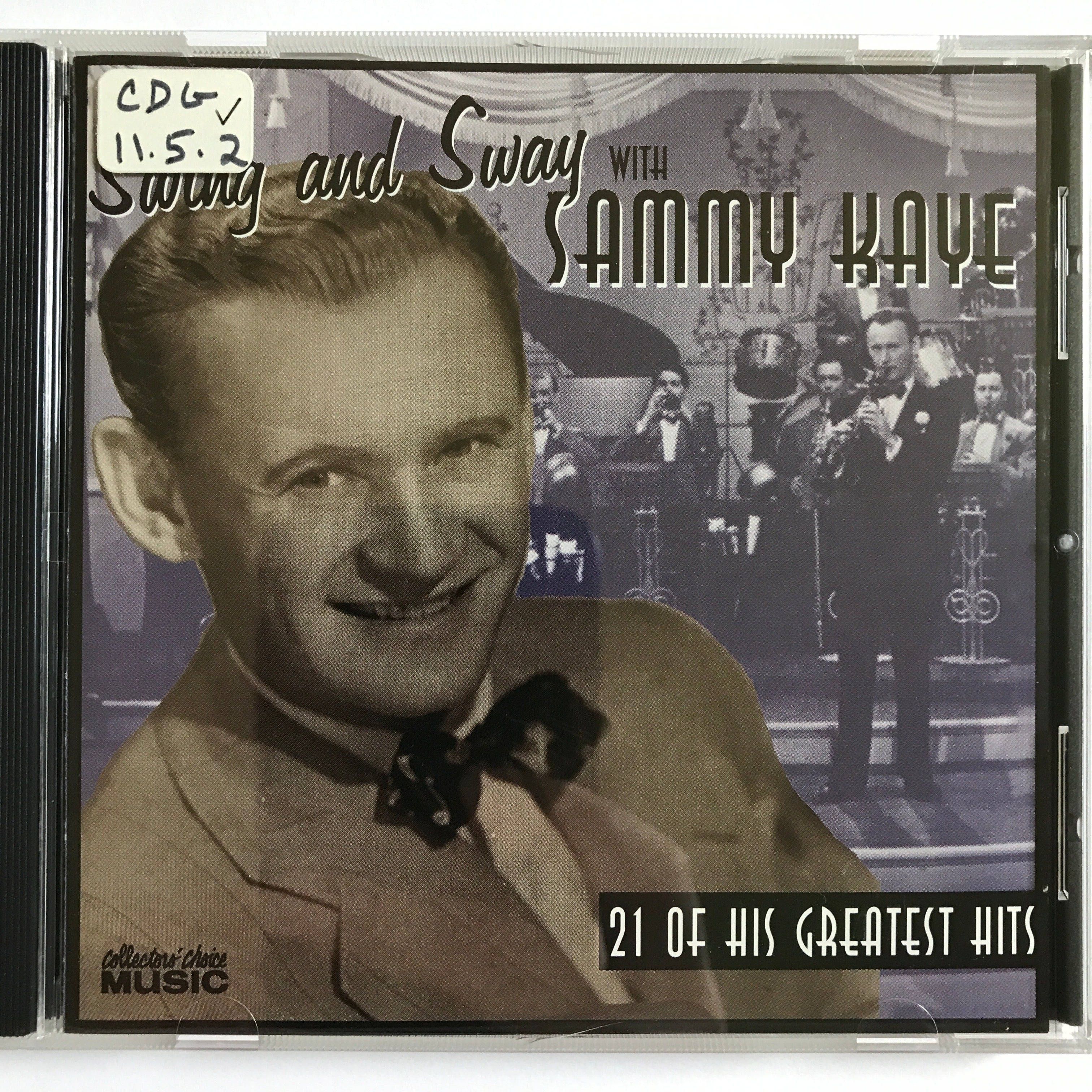 Album Cover 桌布 壁紙 — 復古棕褐色調專輯封面，微笑的樂隊領隊Sammy Kaye身穿西裝和領結，背景是他的管弦樂隊。
