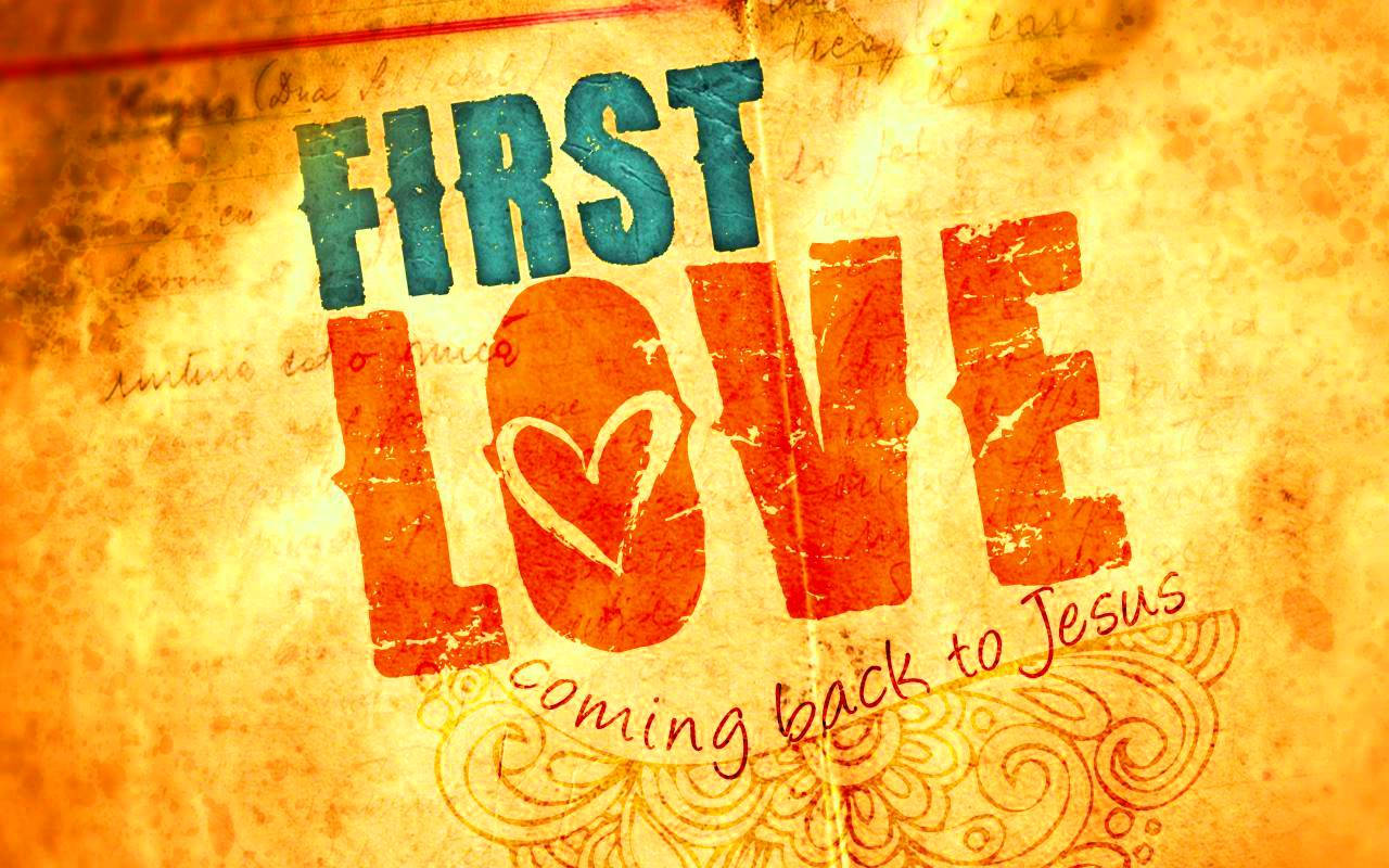 愛情語錄 桌布 壁紙 — 復古紋理背景，帶有粗體「FIRST LOVE」文字和心形符號，鼓勵回歸耶穌。