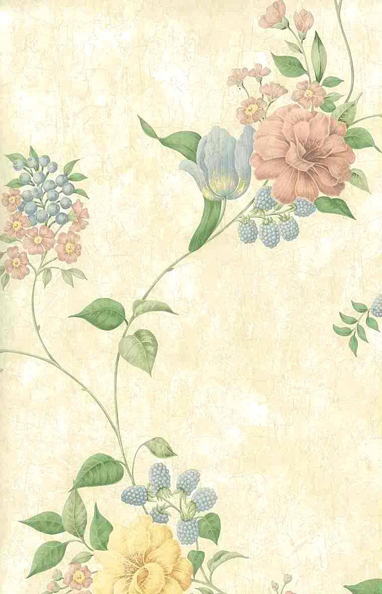 Vintage Pastel 桌布 壁紙 — 復古花卉壁紙，帶有精緻的粉紅、黃色和藍色花朵及漿果，背景為紋理奶油色。