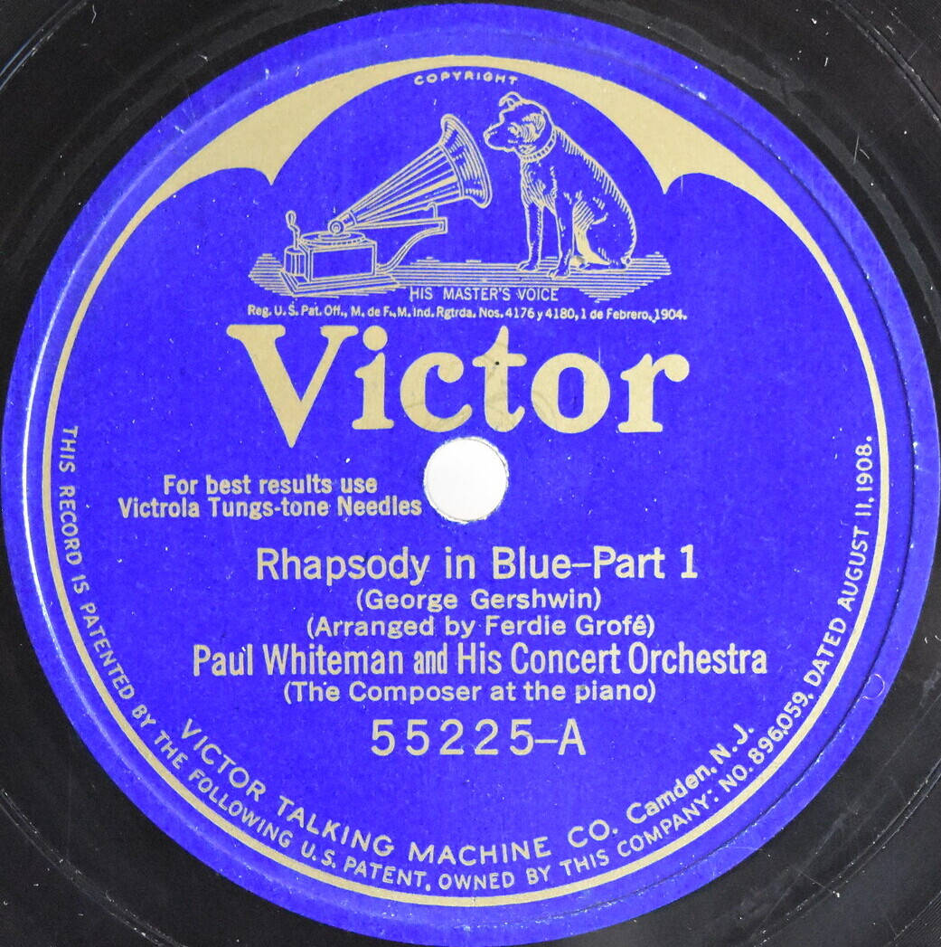 vinyl 桌布 壁紙 — 復古藍色 Victor 唱片標籤，印有「Rhapsody in Blue Part 1」及狗與留聲機標誌。