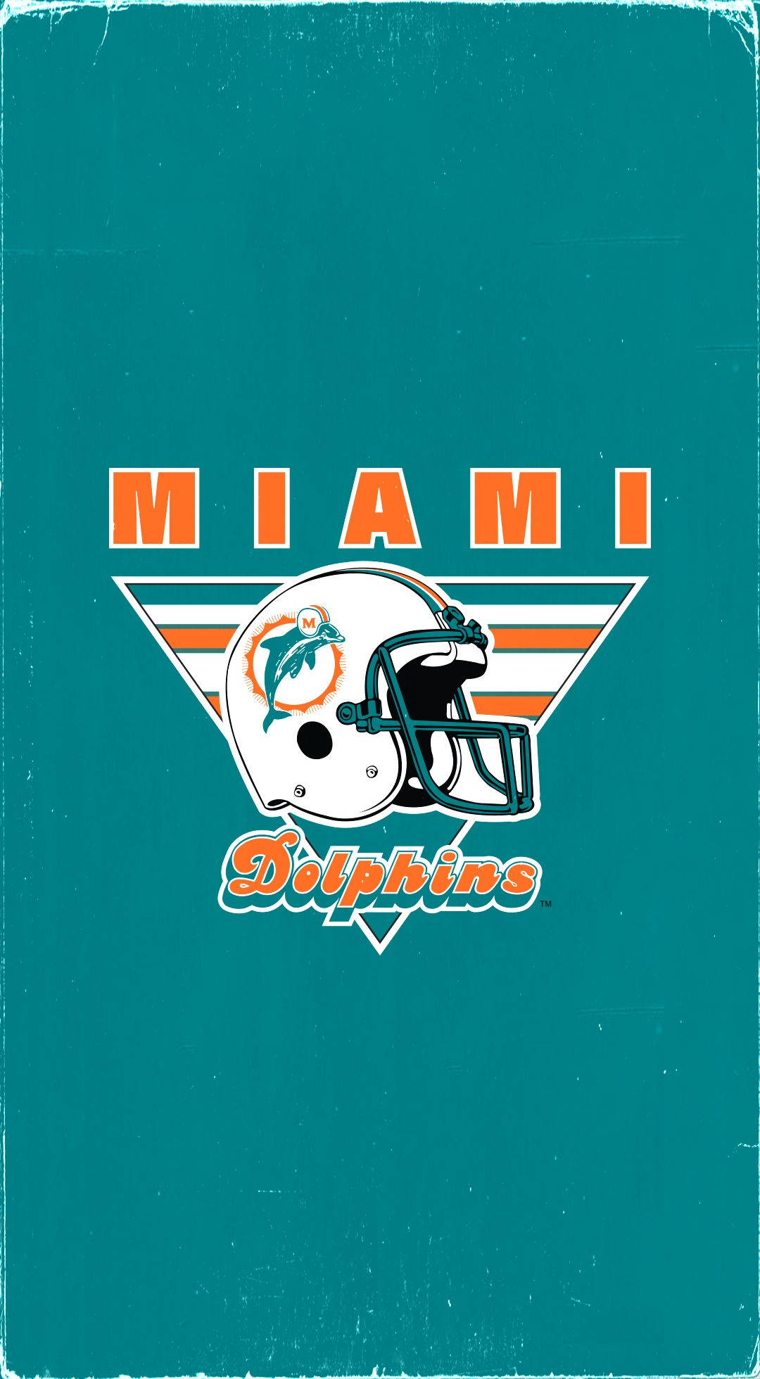 Miami Dolphins iPhone 桌布 壁紙 — 復古邁阿密海豚標誌，帶有青綠色頭盔和橙色文字，背景為有紋理的青綠色。