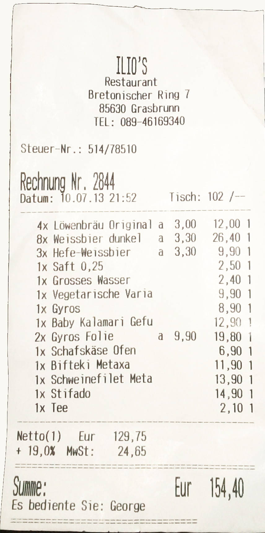 Sales 桌布 壁紙 — 德國餐廳收據的特寫，以整齊的印刷文字列出飲料、食物和總費用。