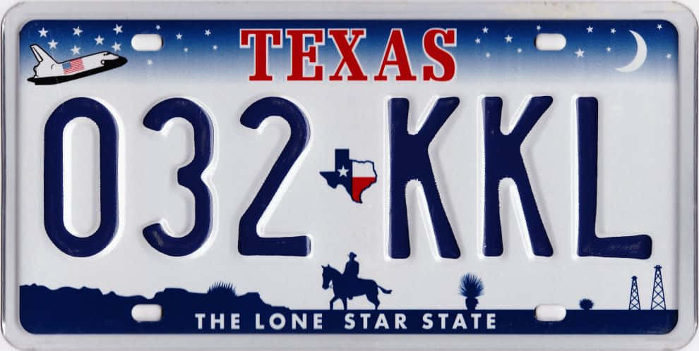 License Plate 桌布 壁紙 — 德州車牌，藍色星星、月亮及孤星之州標語，白色背景。