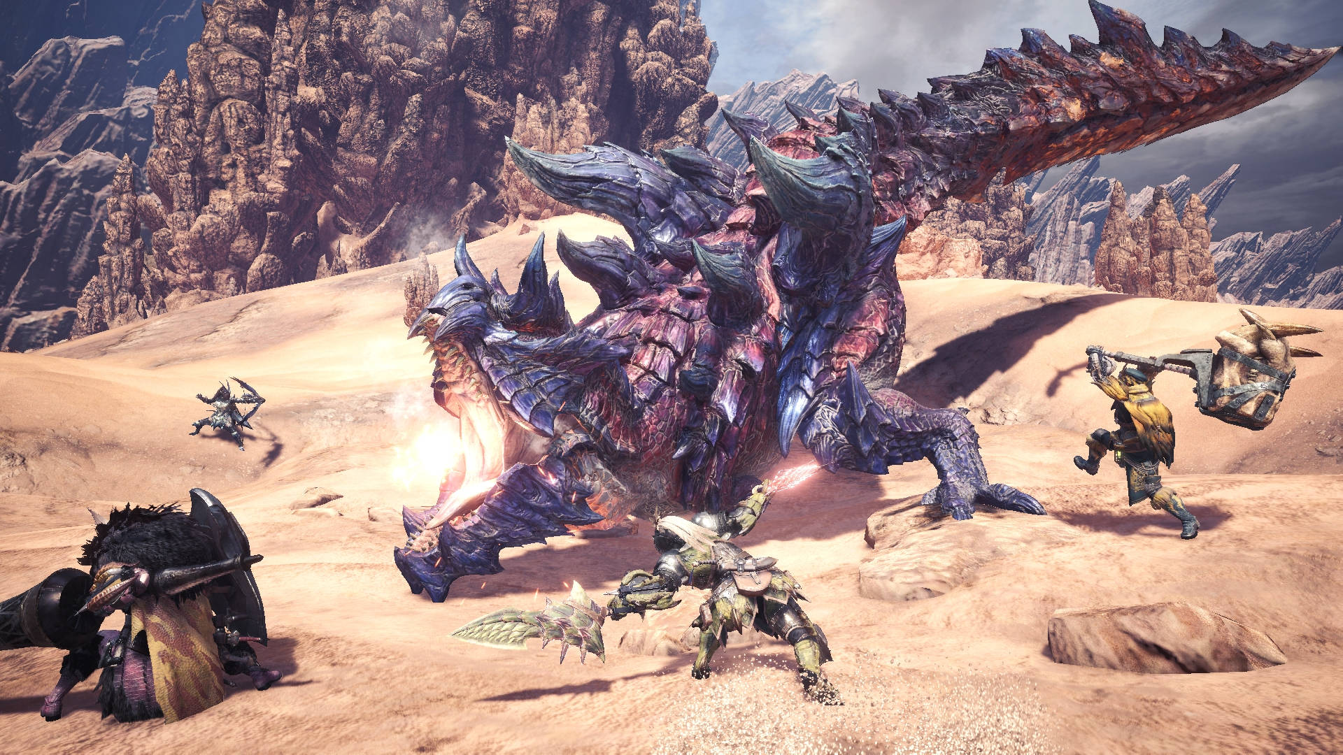 Monster Hunter World Iceborne 桌布 壁紙 — 怪物獵人在多雲的天空下在沙漠峽谷中與巨大的尖刺龍戰鬥。