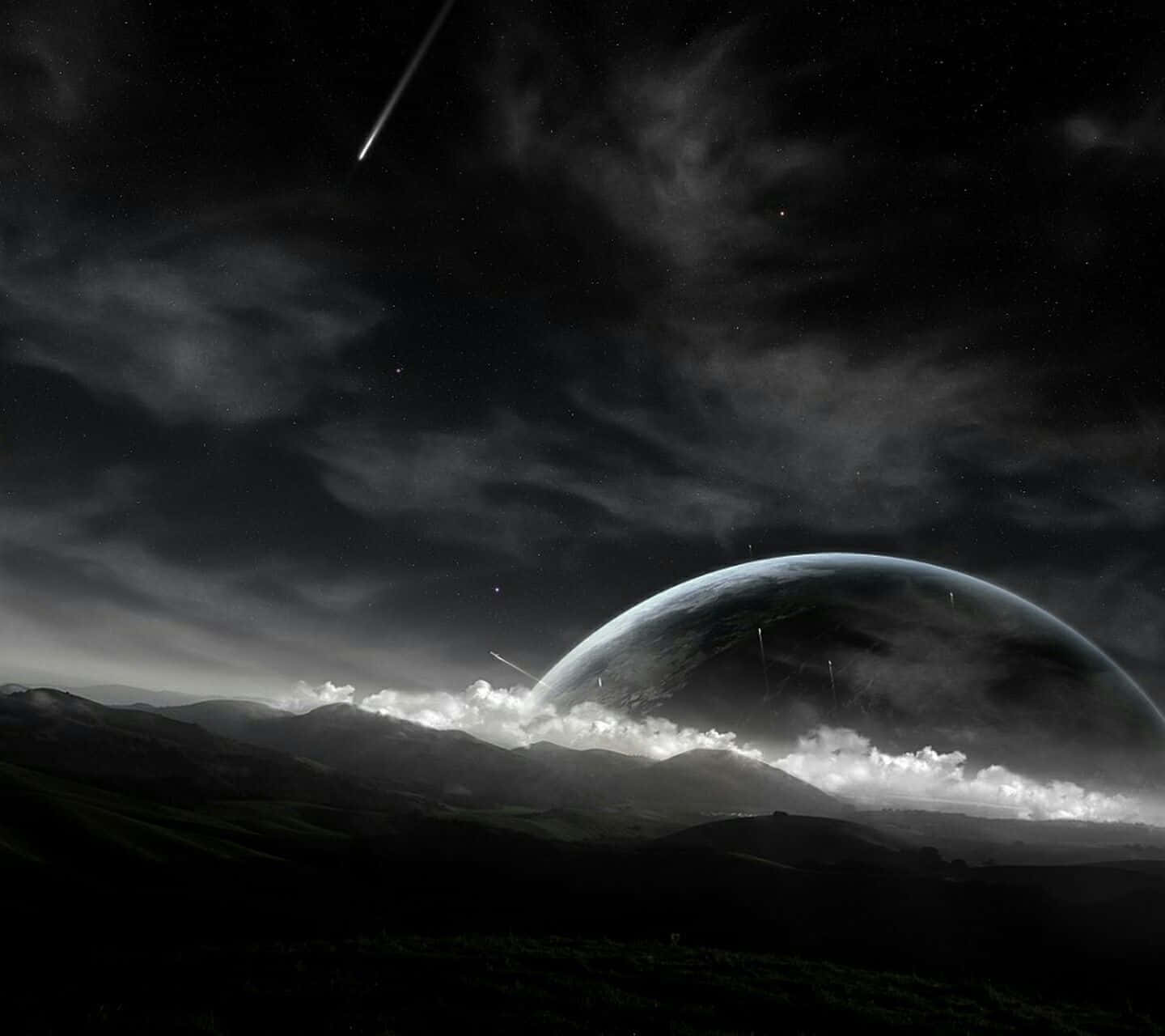 Scary Space 桌布 壁紙 — 戲劇性的夜空，流星劃過山脈，一顆巨大行星在地平線上若隱若現。