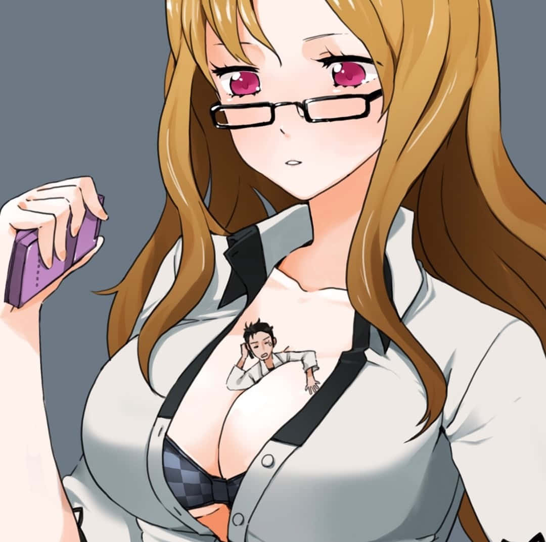 Moeka Kiryu 桌布 壁紙 — 戴眼鏡、粉紅色眼睛的動漫女孩拿著紫色手機，而她胸口刺青的小男人看起來很驚慌。