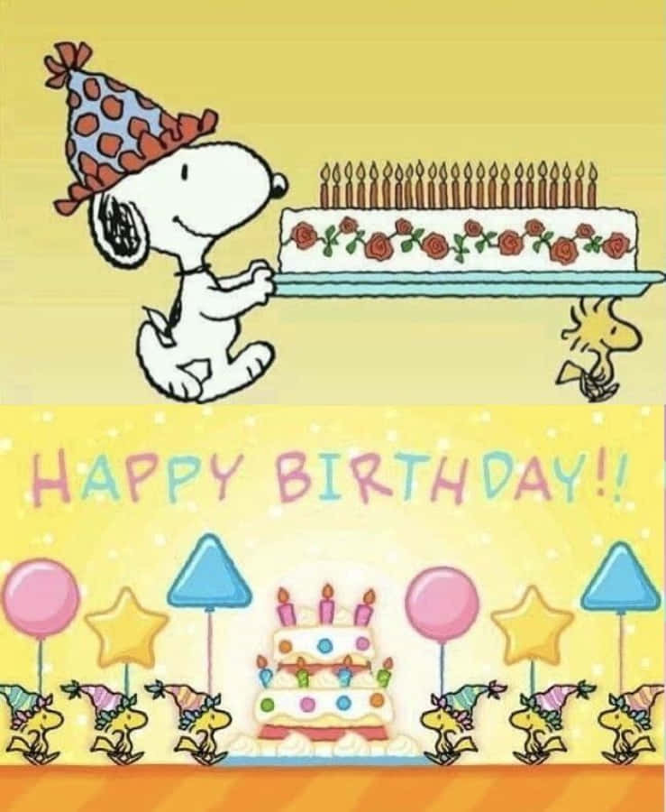 Charlie Brown Birthday 桌布 壁紙 — 戴著派對帽的史努比拿著一個有玫瑰和蠟燭的蛋糕，而胡士托在「Happy Birthday」橫幅下觀看。