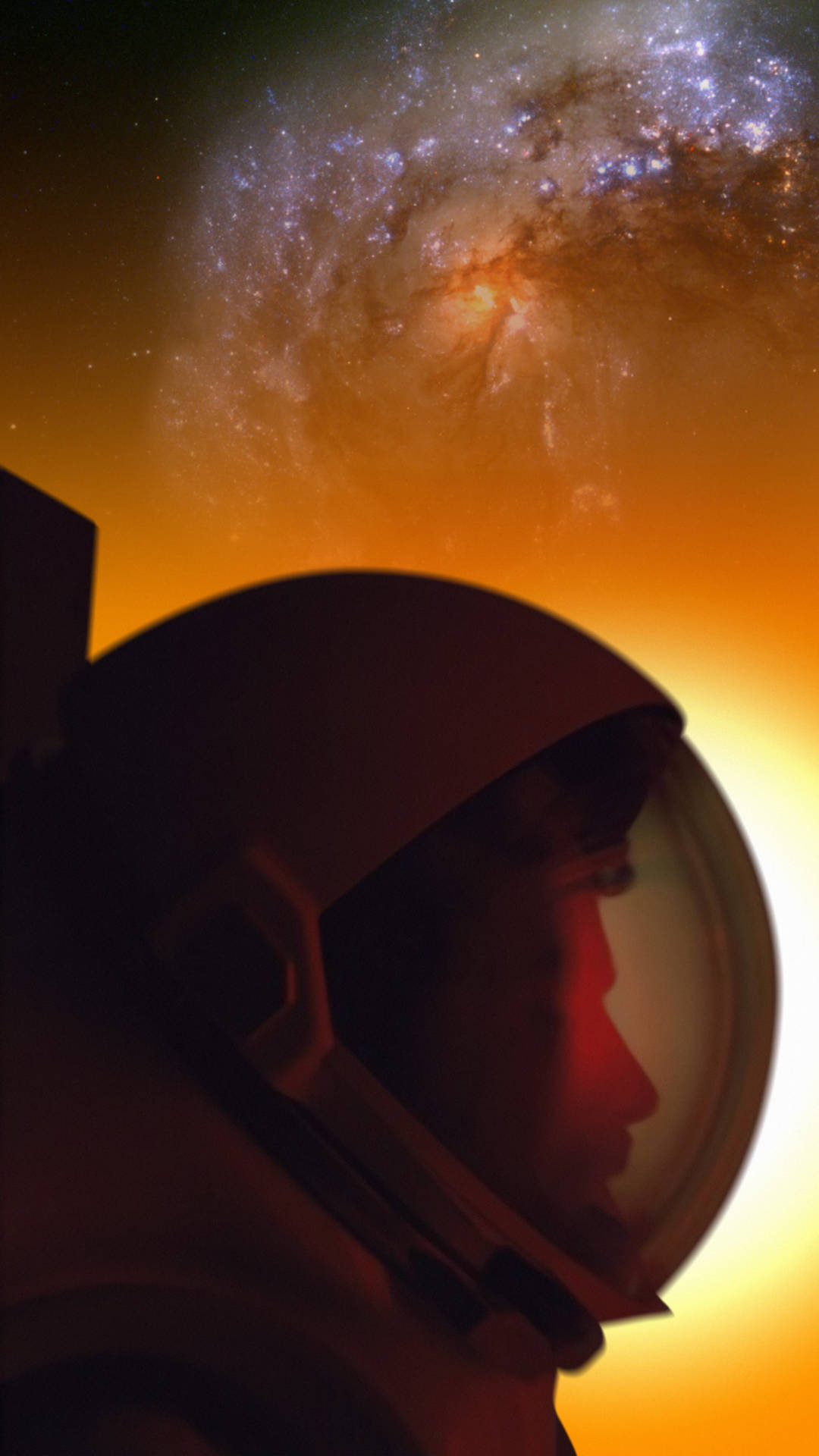  壁紙 — 戴著頭盔的太空人凝視著在宇宙背景下盤旋的鮮豔橙色和紫色星系。