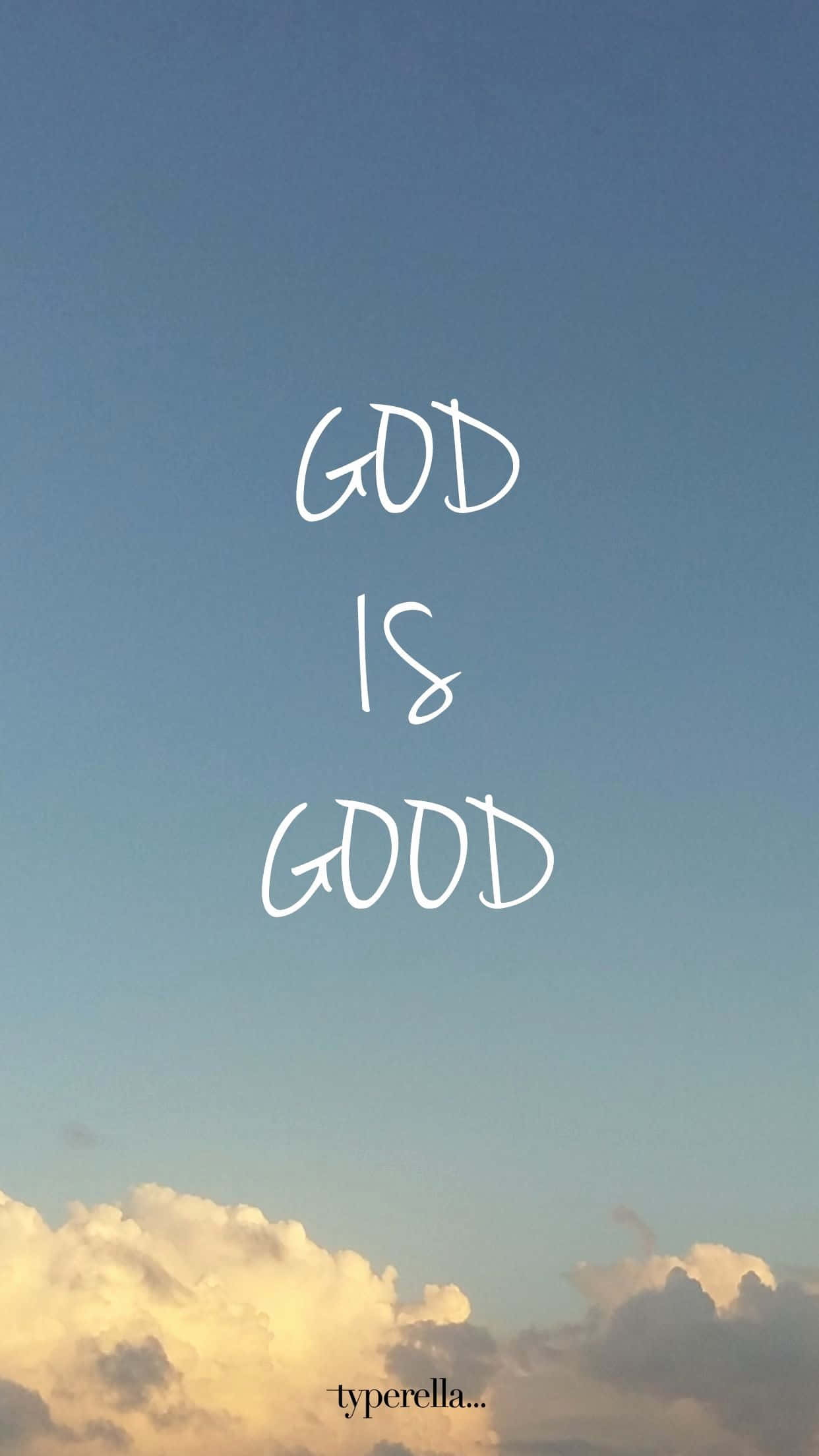 Cool Christian 桌布 壁紙 — 手寫短語「神是良善」飄浮在日落時分金色雲朵點綴的寧靜天空上。