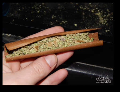 手工卷制大麻烟卷 壁紙