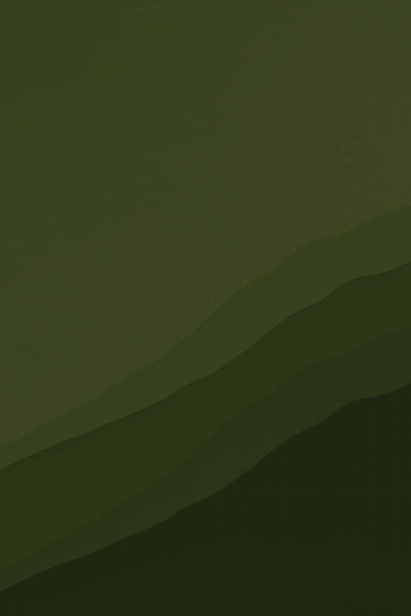 Olive Green 桌布 壁紙 — 抽象分層綠色漸變營造出平靜簡約的背景，帶有柔和陰影的山丘。