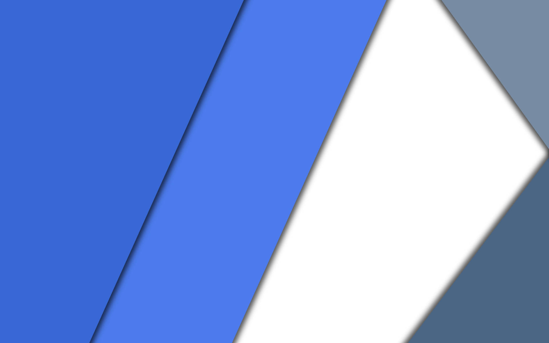 Android Material Design 桌布 壁紙 — 抽象幾何圖案壁紙，以大膽的藍色和白色對角線面板營造出現代簡約的構圖。