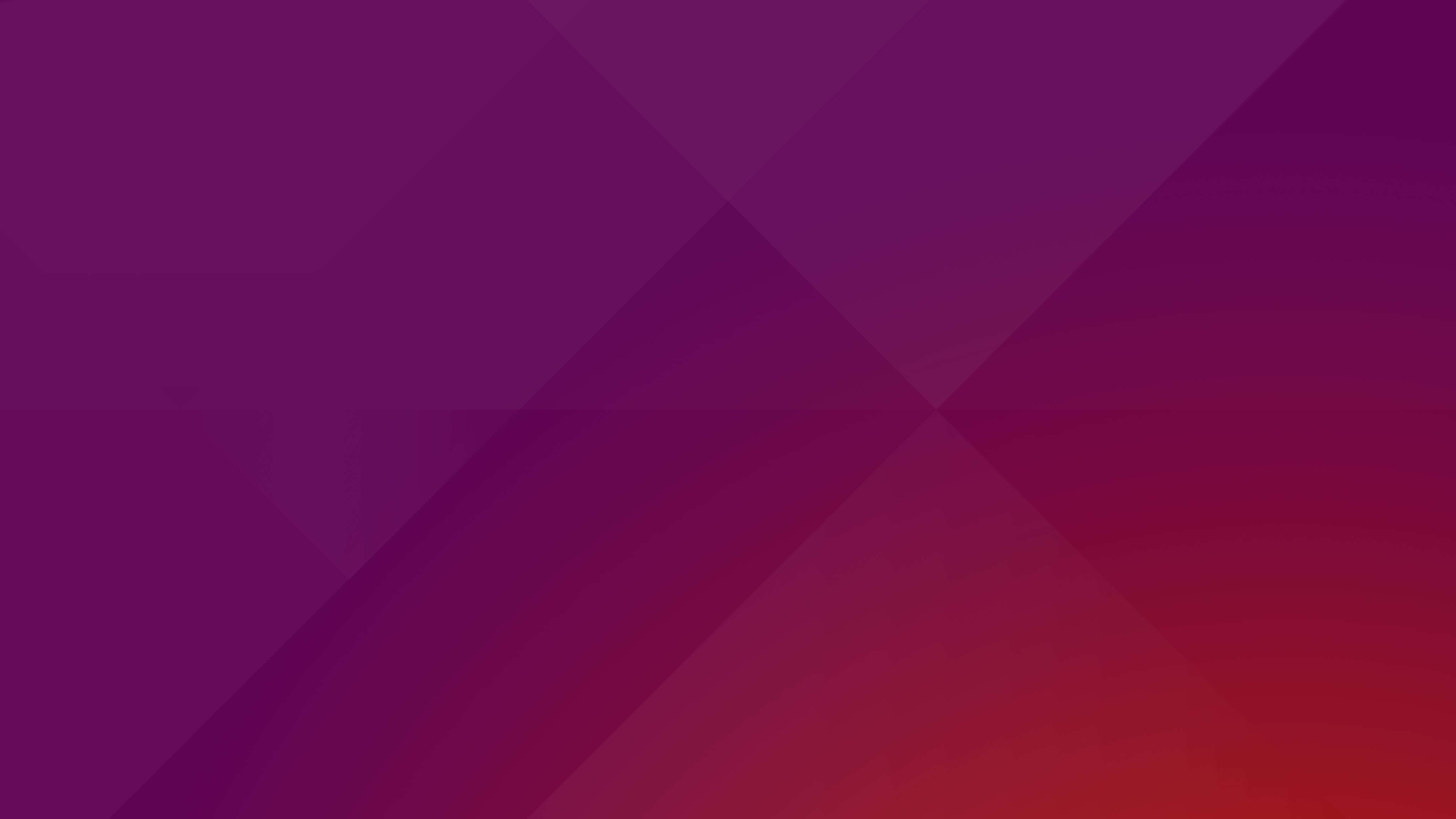 Ubuntu 4K 桌布 壁紙 — 抽象幾何壁紙，帶有重疊三角形漸變，從深紫色過渡到火紅色。