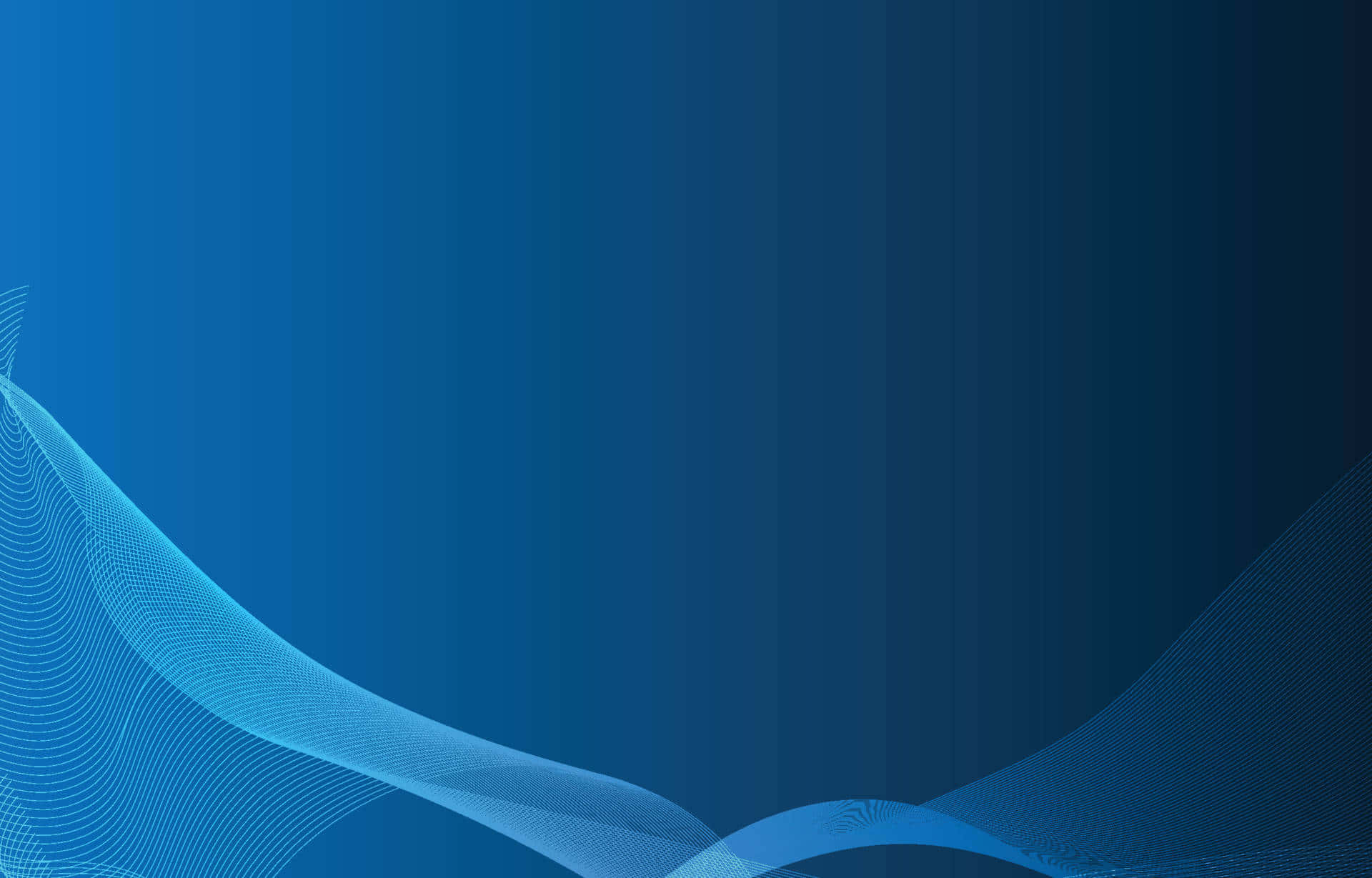 High Resolution Blue 桌布 壁紙 — 抽象數位波浪以漸變藍色調在極簡背景上優雅流動。