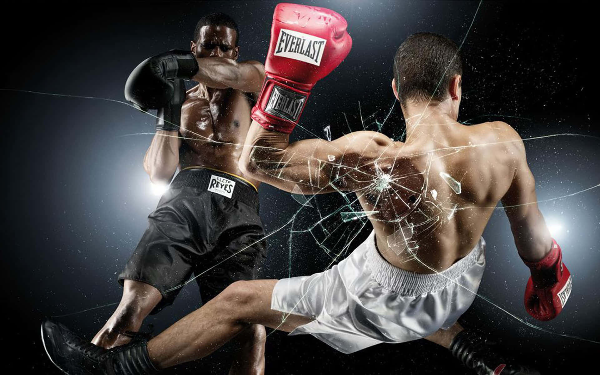 Boxing 桌布 壁紙 — 拳擊手透過破碎的玻璃板打出強力一拳，對手在昏暗的攝影棚中後退。