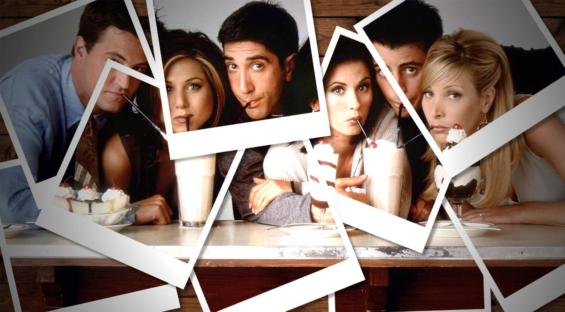 Friends Aesthetic 桌布 壁紙 — 拼貼照片，以拍立得照片展示《六人行》演員在餐廳桌上享用奶昔和甜點。