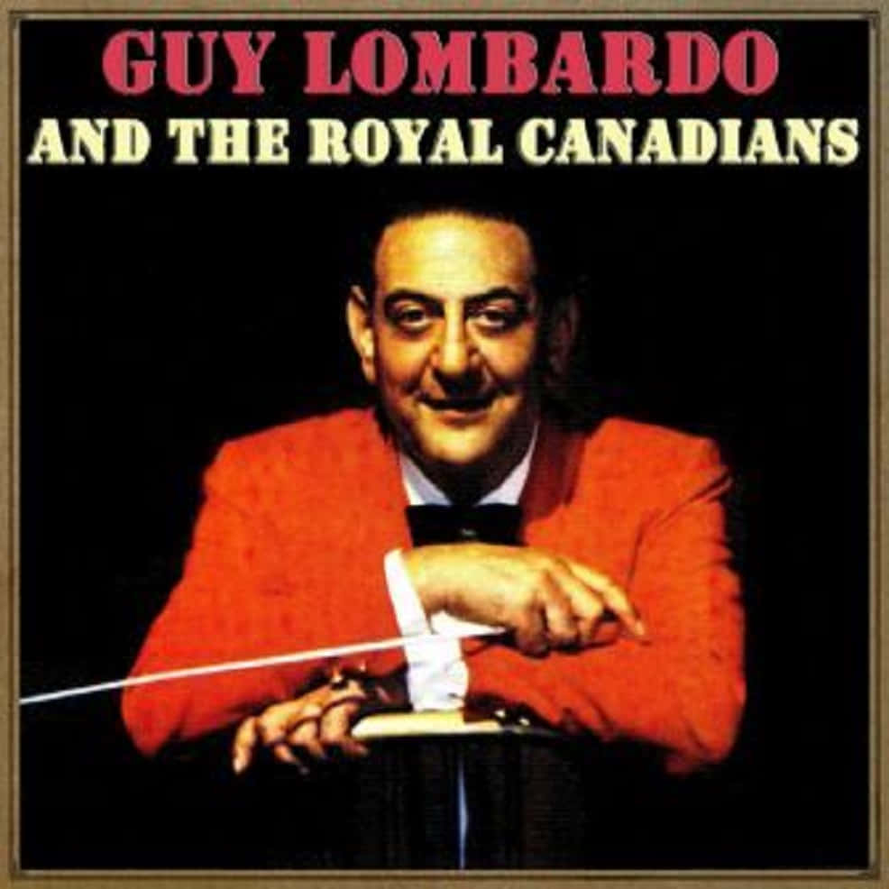 Album Cover 桌布 壁紙 — 指揮家 Guy Lombardo 的復古肖像，身穿亮紅色西裝，手持指揮棒，背景為黑色。