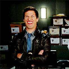 andy samberg 探長 jake 布魯克林 警長 ray andy andre nine 9 samberg holt peralta 警察 sudamerica GIF — 搞笑 壁紙