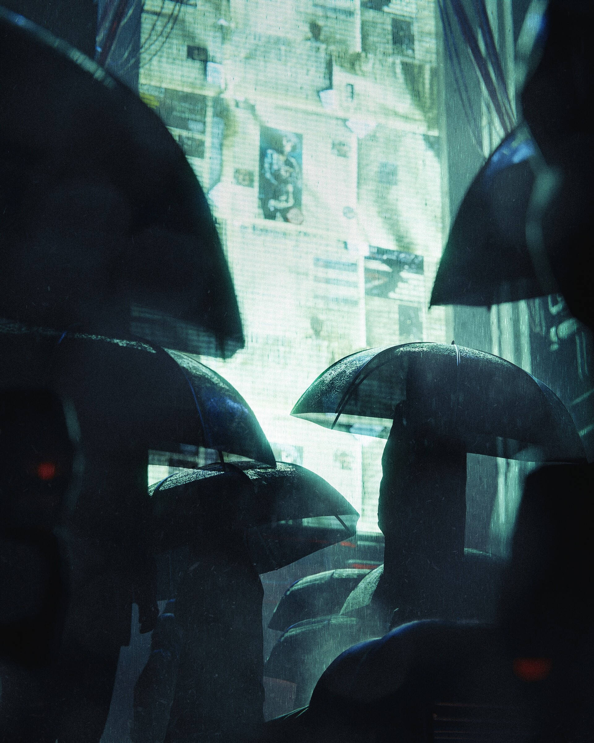 Silhouette 桌布 壁紙 — 撐著雨傘的剪影人物在發光的霓虹燈招牌下穿梭於雨中的城市街道。